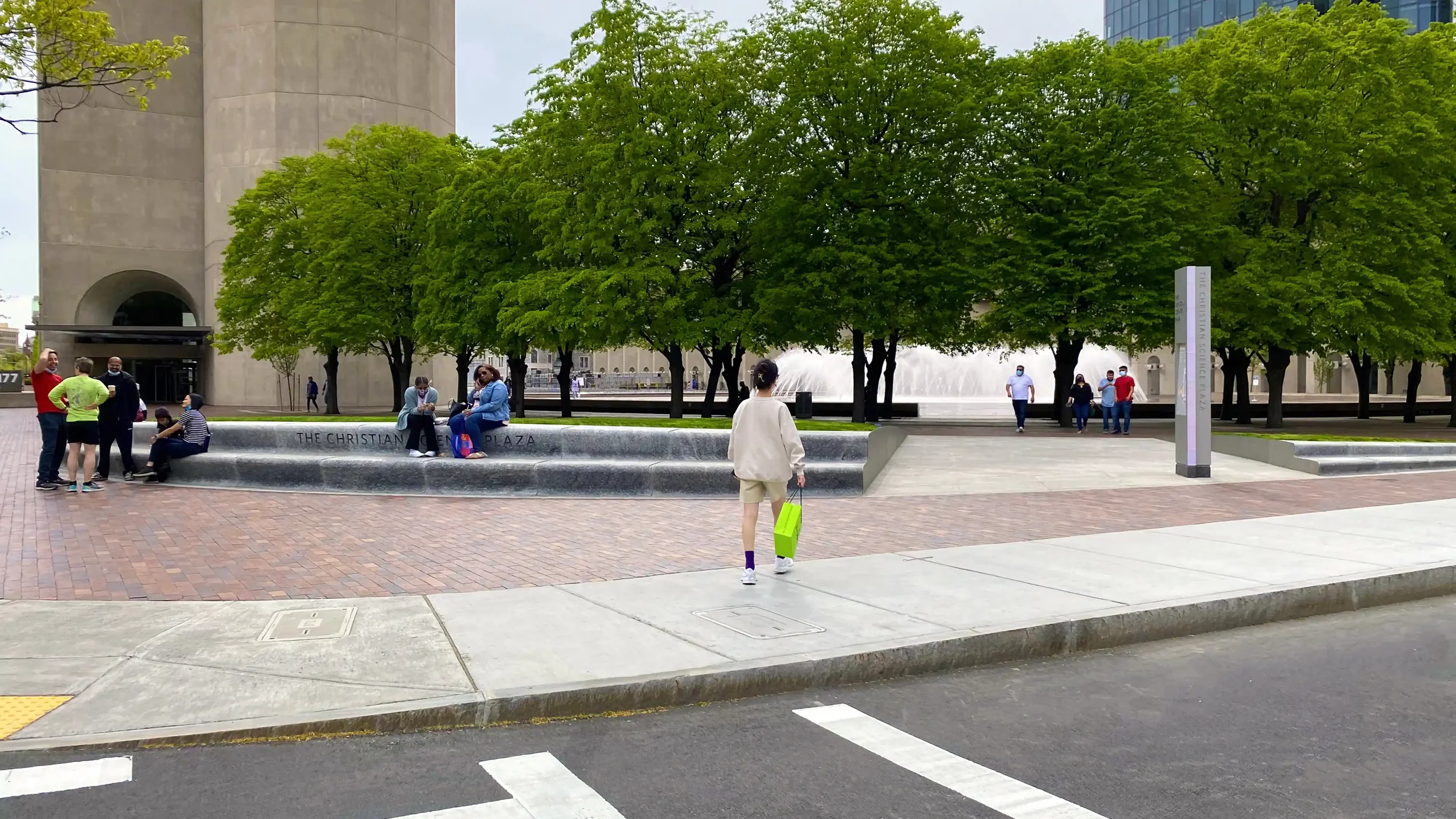 christian-science-plaza-landscape-architecture-urban-design-park-boston-bridle-19.webp