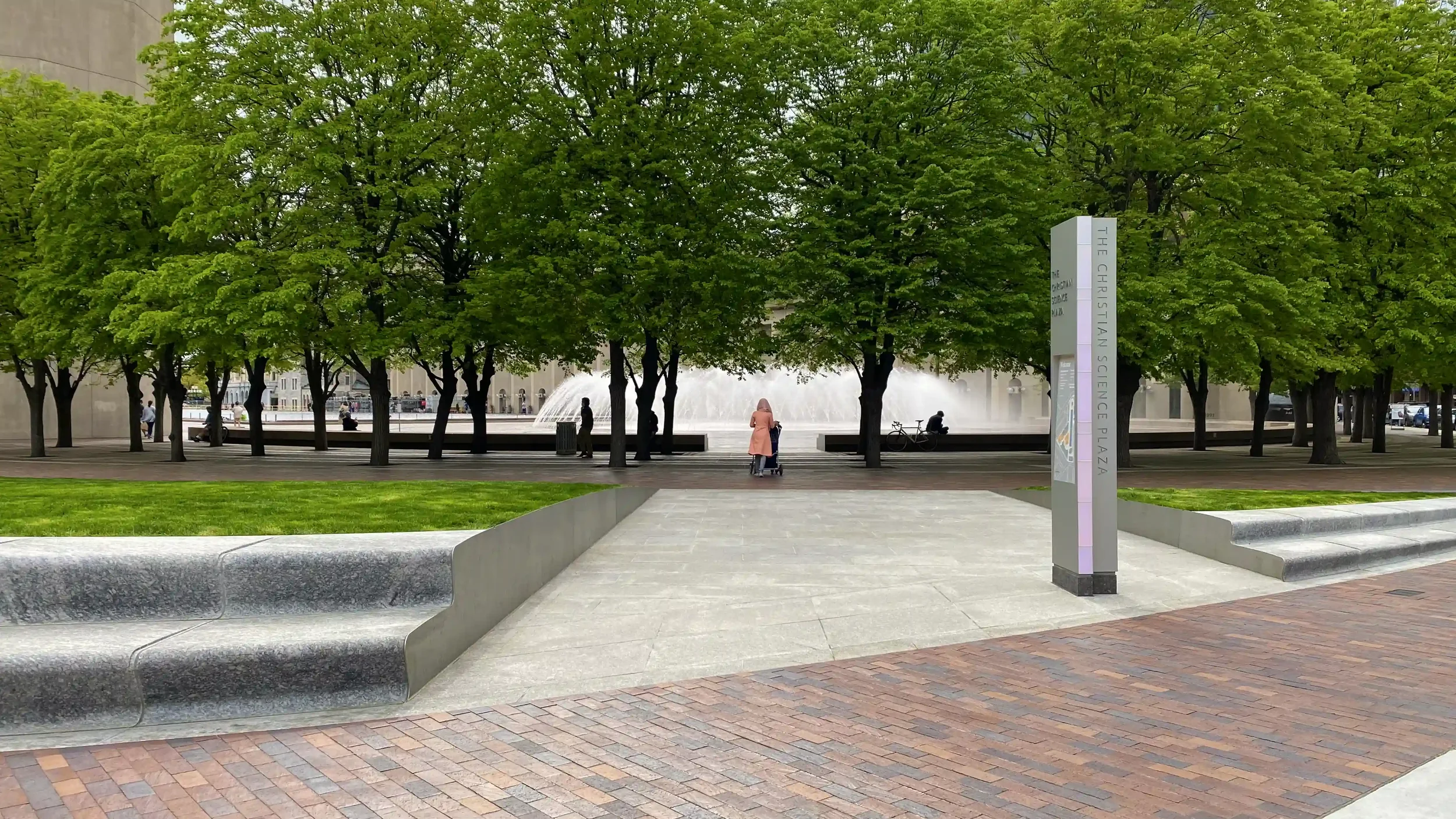 christian-science-plaza-landscape-architecture-urban-design-park-boston-bridle-21.webp