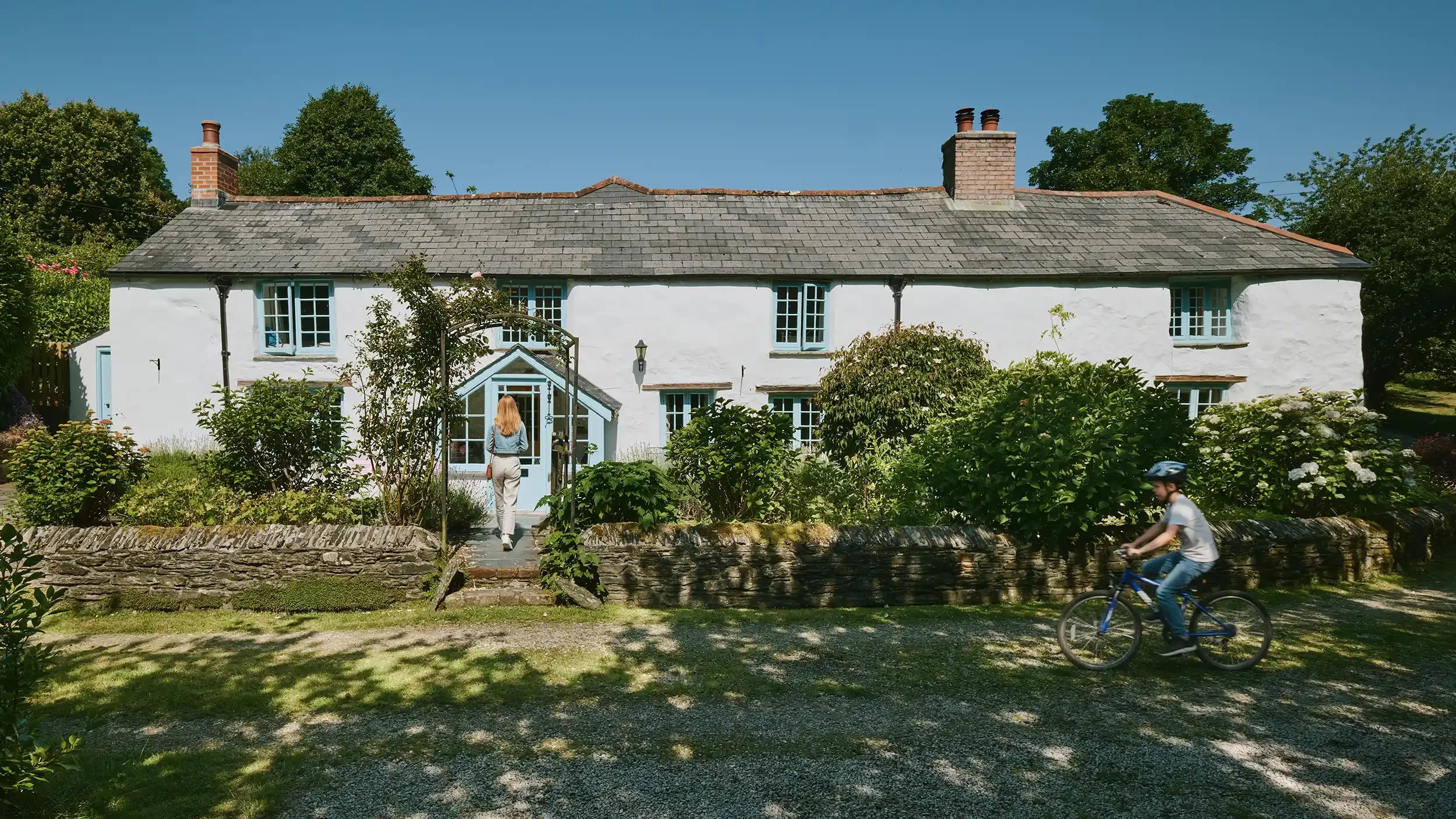 bridge-cottage-garden-house-landscape-architecture-residential-cornwall-UK-bridle-3.webp