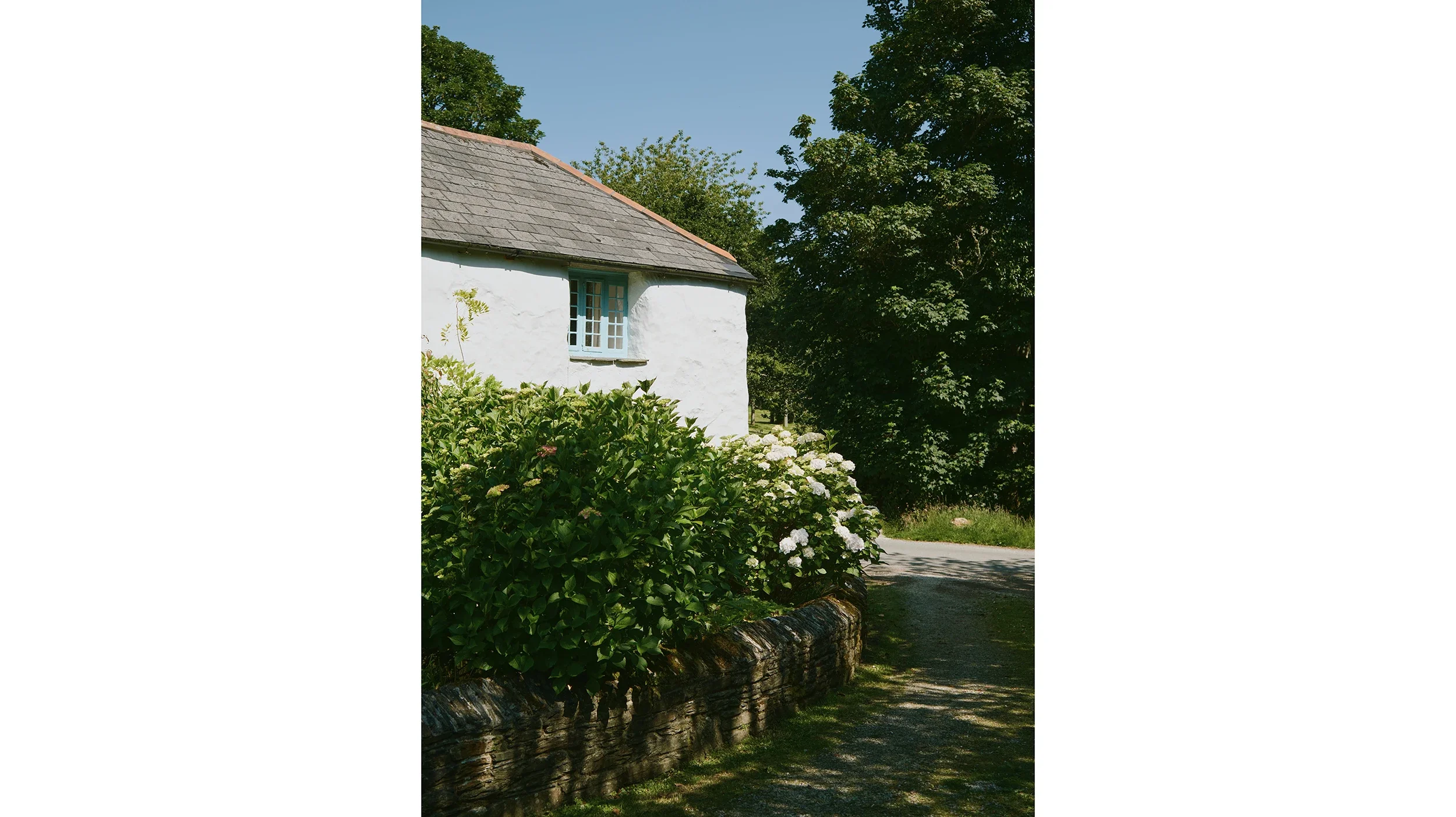 bridge-cottage-garden-house-landscape-architecture-residential-cornwall-UK-bridle-5.webp