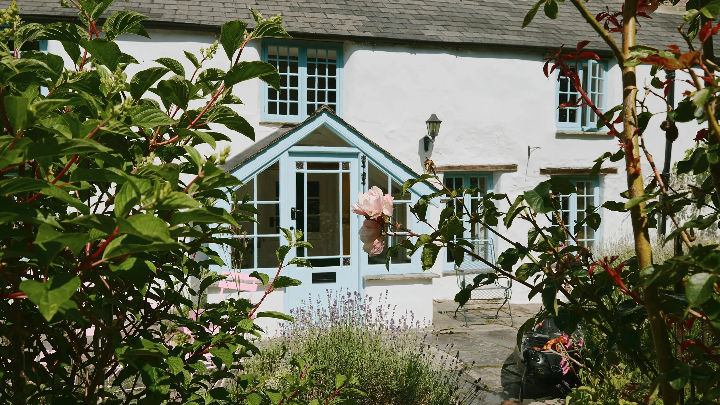 bridge-cottage-garden-house-landscape-architecture-residential-cornwall-UK-bridle-6.webp