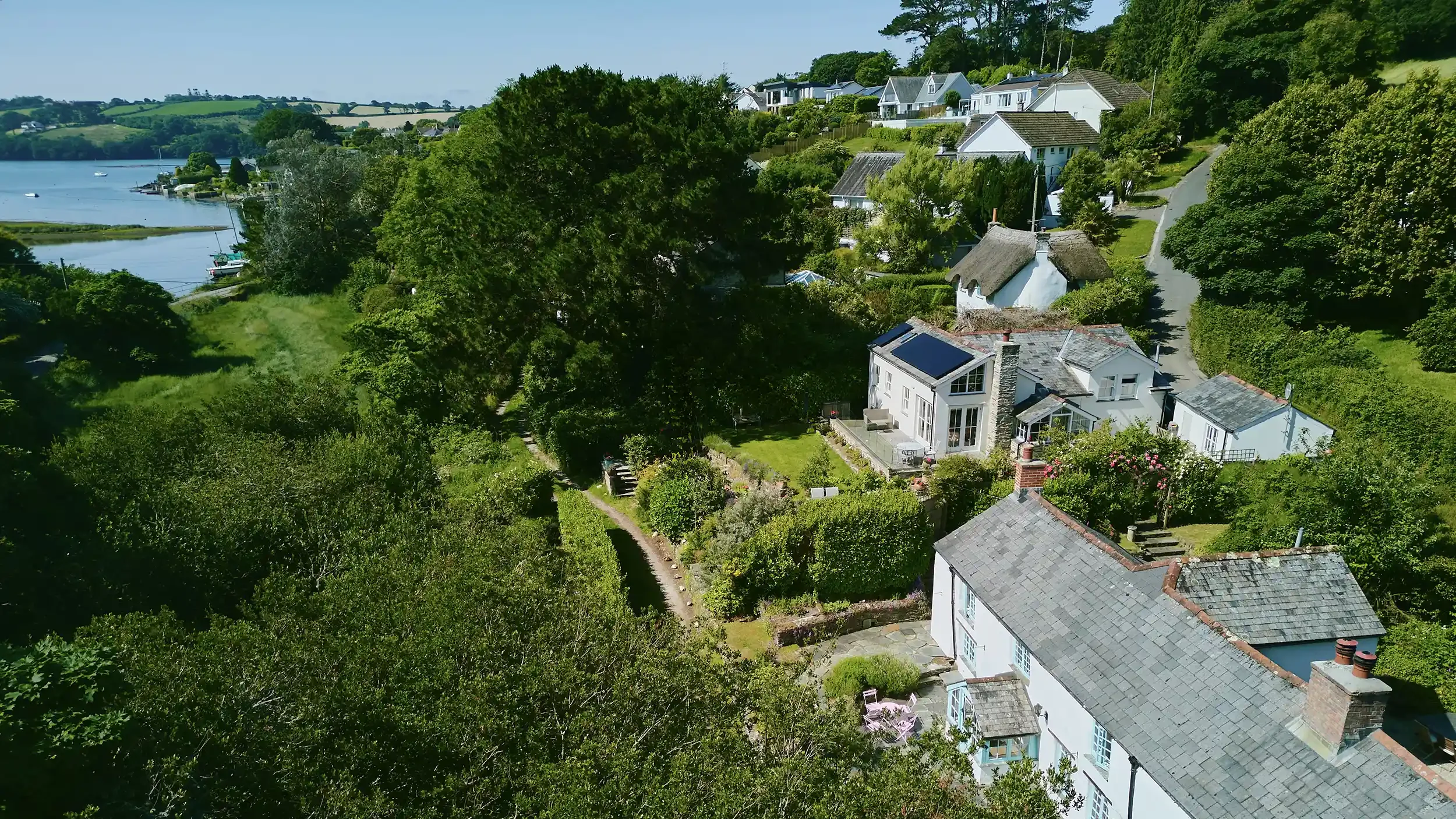 bridge-cottage-garden-house-landscape-architecture-residential-cornwall-UK-bridle-7.webp