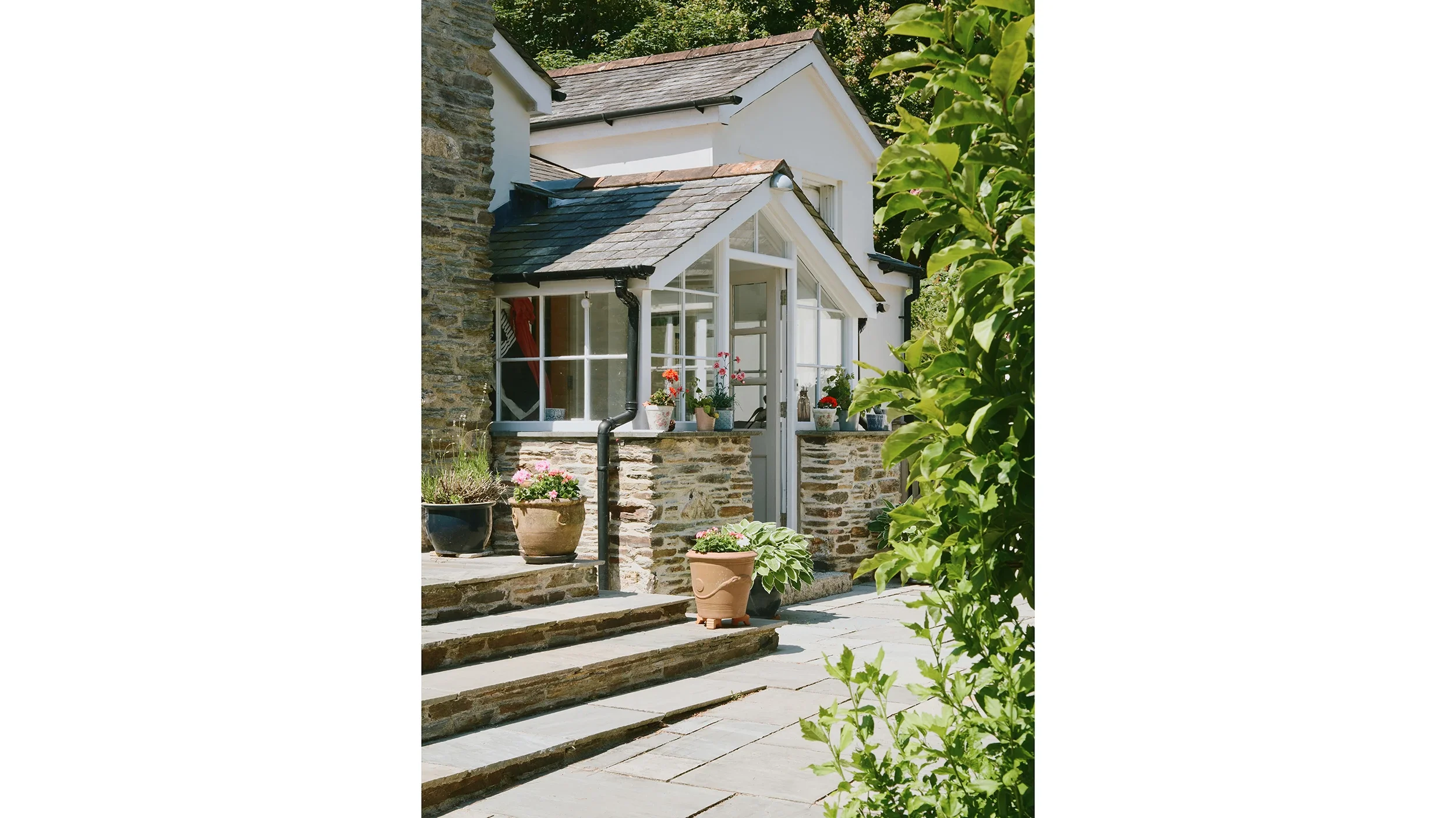 bridge-cottage-garden-house-landscape-architecture-residential-cornwall-UK-bridle-11.webp