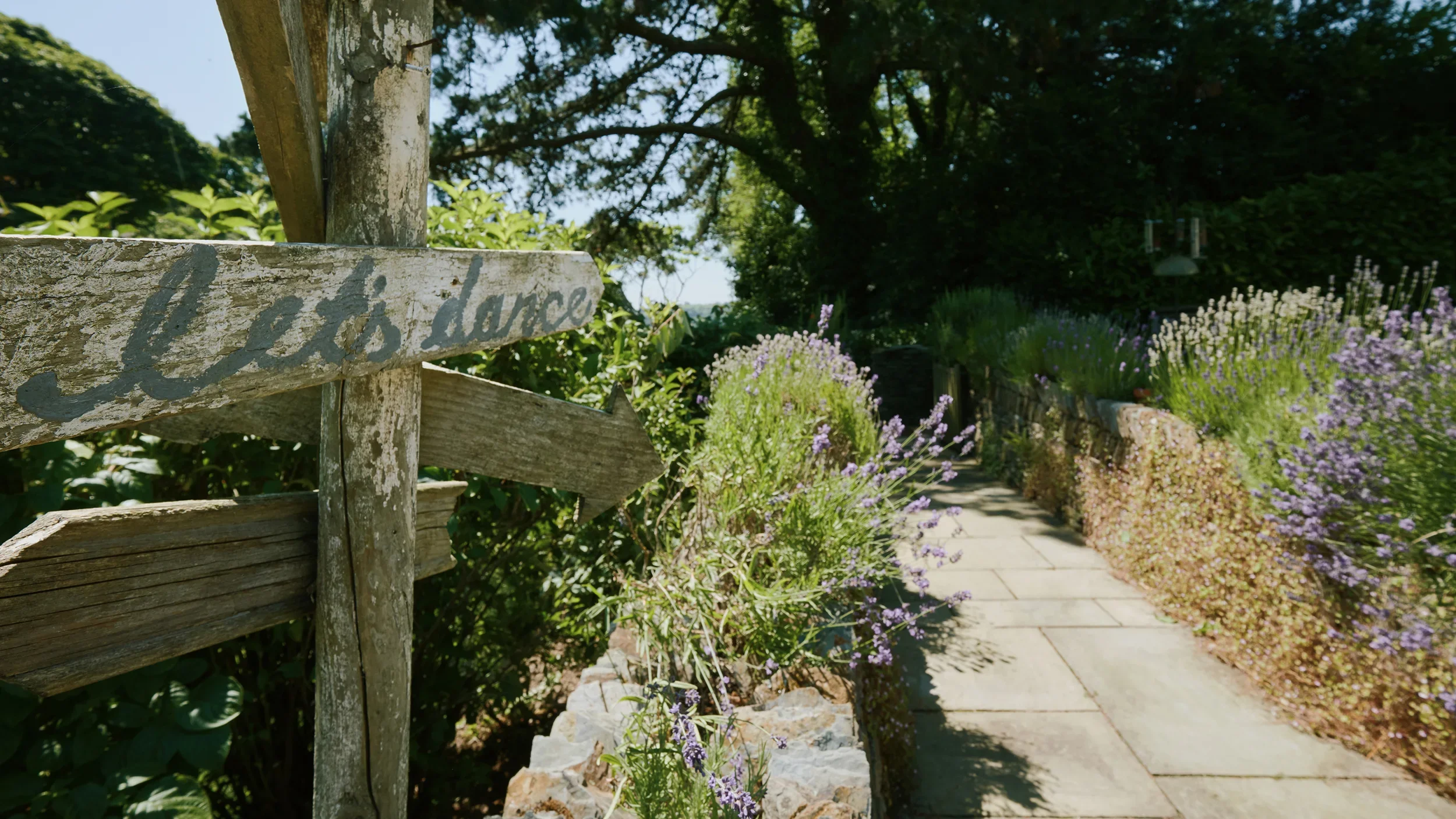 bridge-cottage-garden-house-landscape-architecture-residential-cornwall-UK-bridle-21.webp