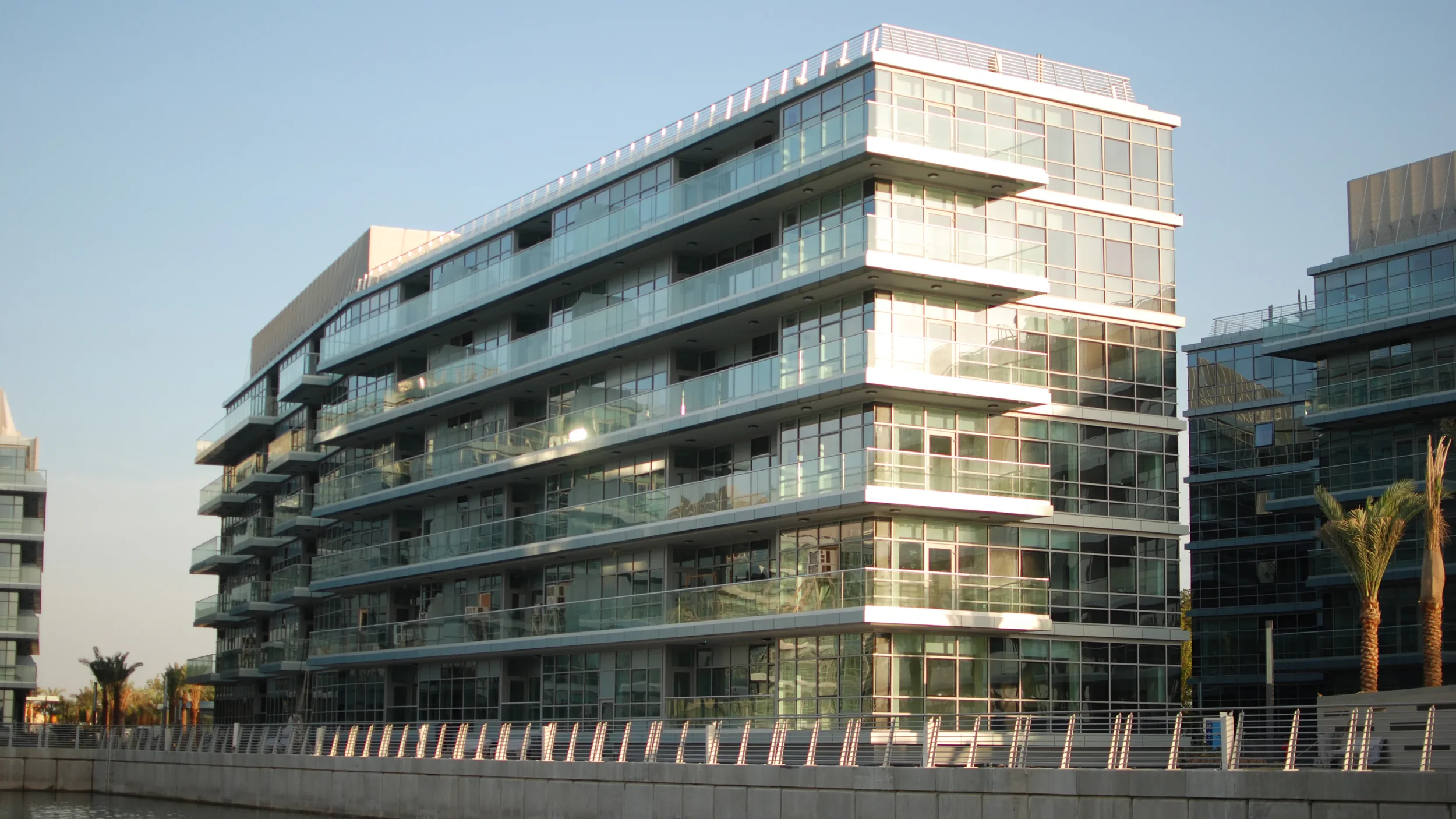 marasy-landscape-architecture-residential-waterfront-abu-dhabi-uae-bridle-5.webp
