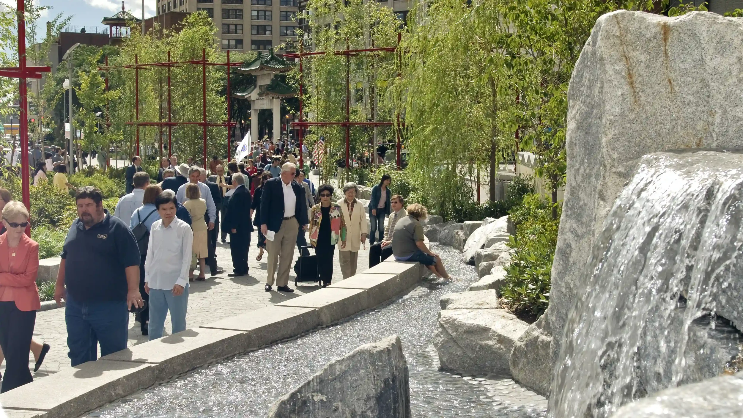 chinatown-park-landscape-architecture-rose-kennedy-greenway-boston-bridle-5.webp