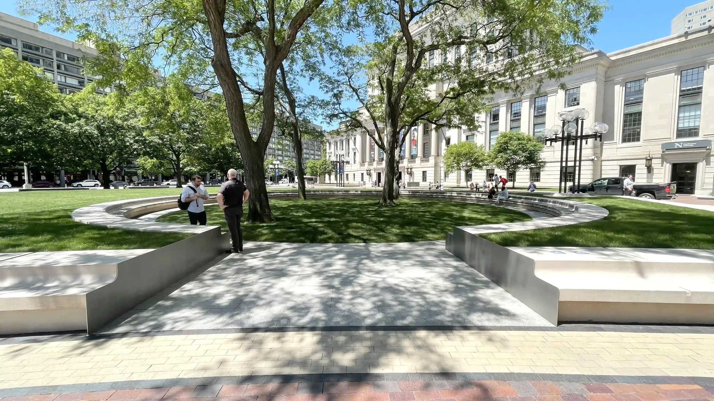 rectangles-arcs-furniture-design-landscape-architecture-urban-design-christian-science-plaza-boston-bridle-13.webp