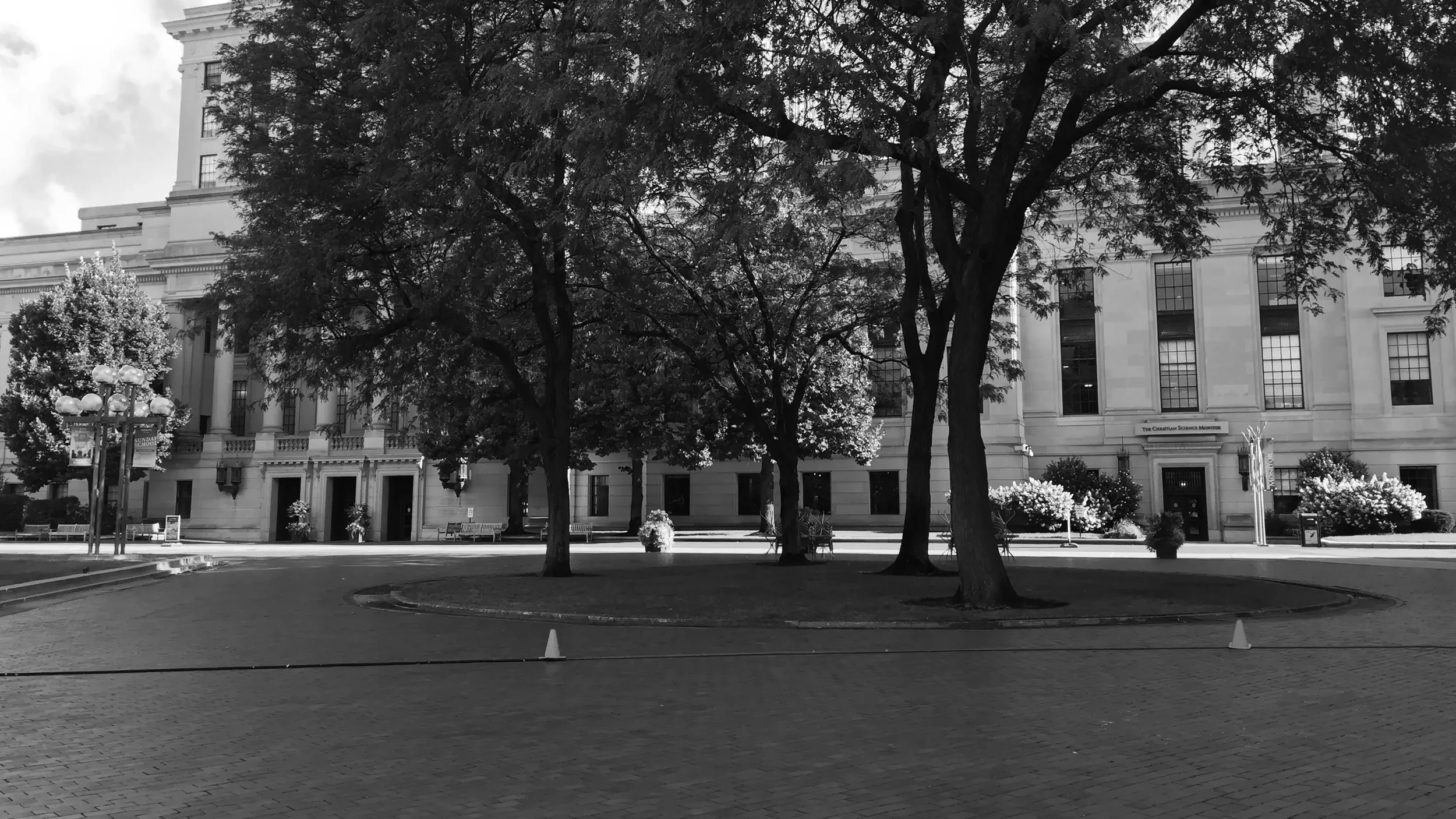 rectangles-arcs-furniture-design-landscape-architecture-urban-design-christian-science-plaza-boston-bridle-10.webp