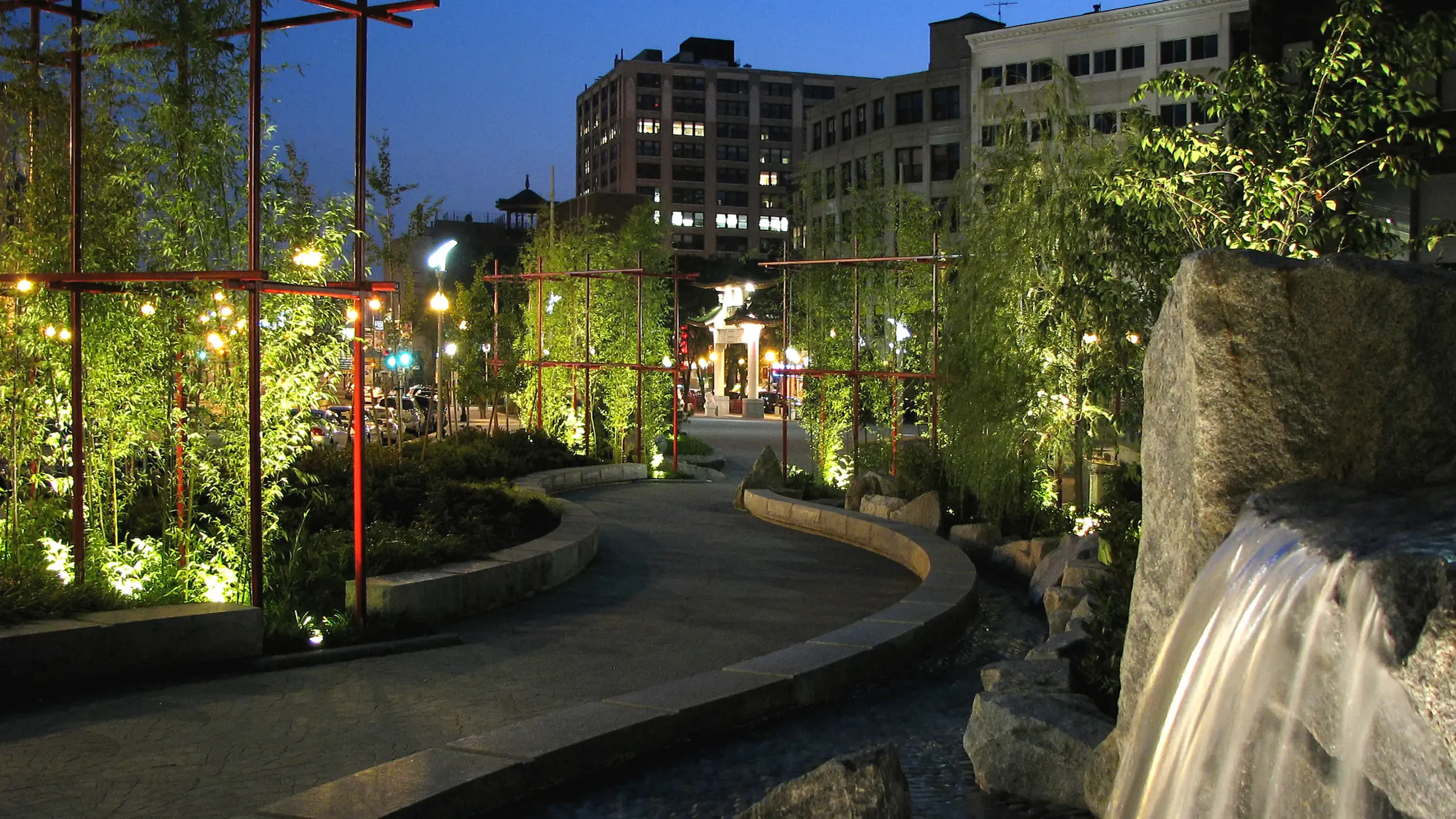 sea-wall-waterfall-water-feature-landscape-architecture-park-boston-bridle-1.webp