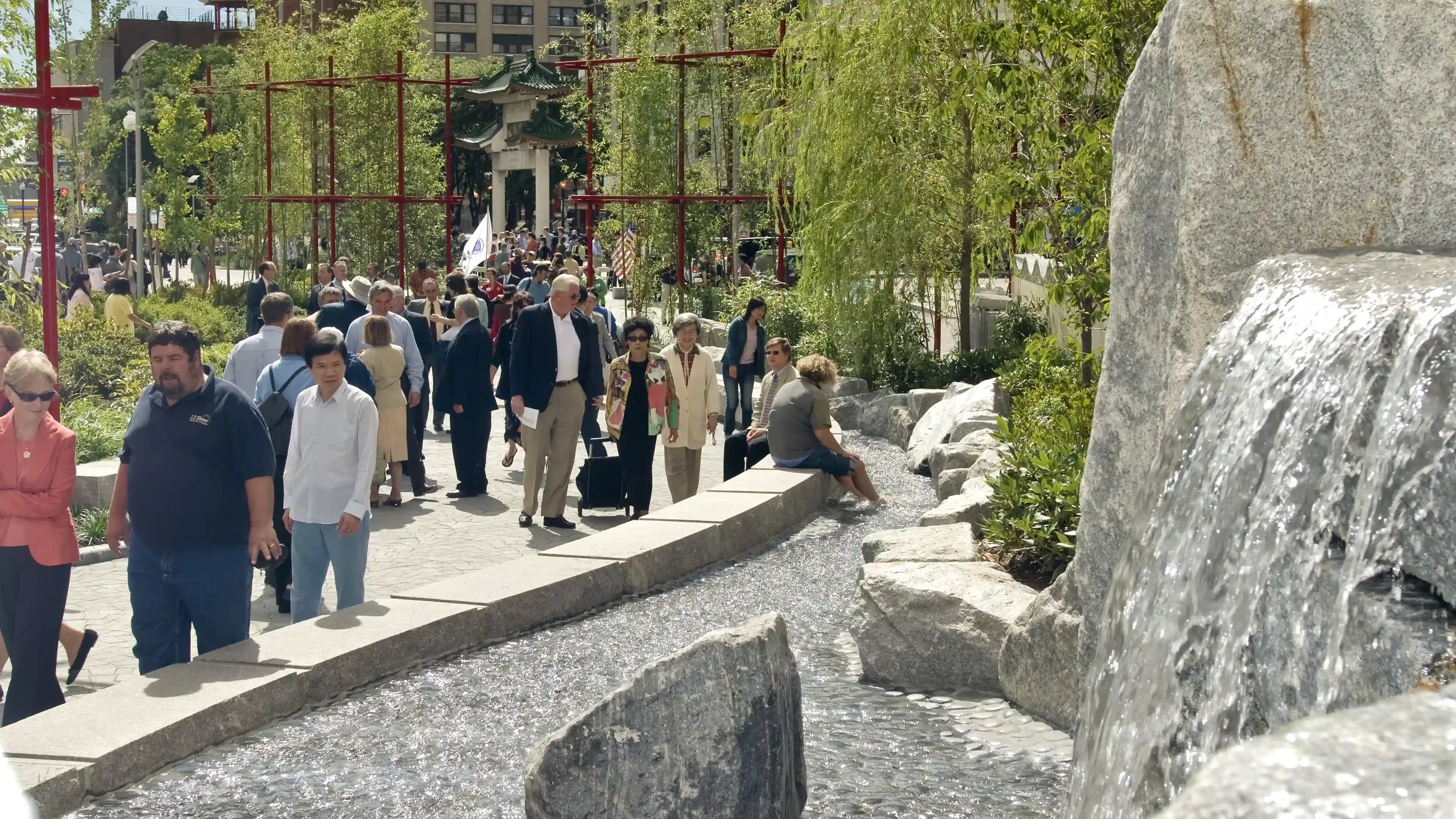 sea-wall-waterfall-water-feature-landscape-architecture-park-boston-bridle-2.webp