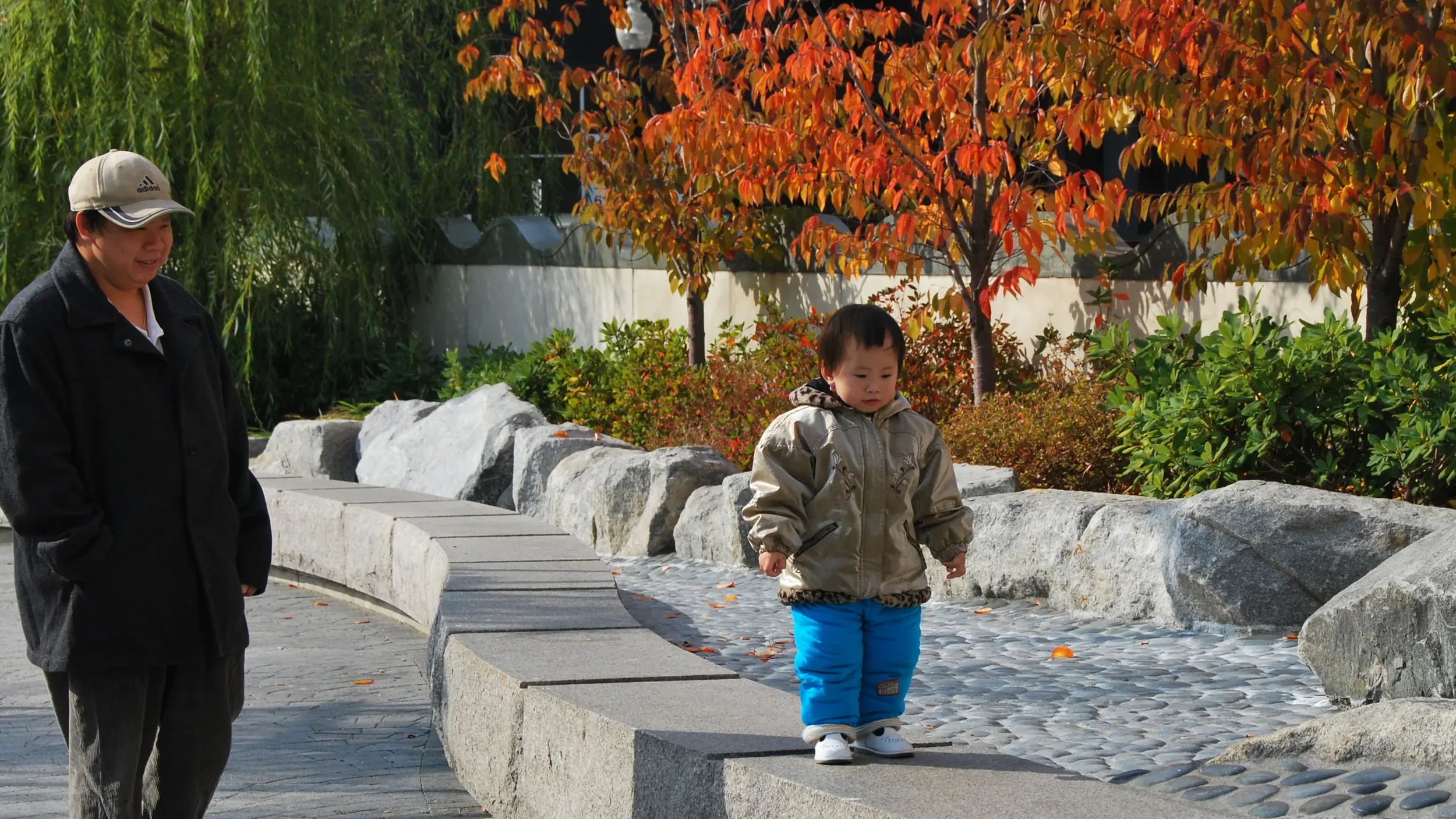 sea-wall-waterfall-water-feature-landscape-architecture-park-boston-bridle-4.webp