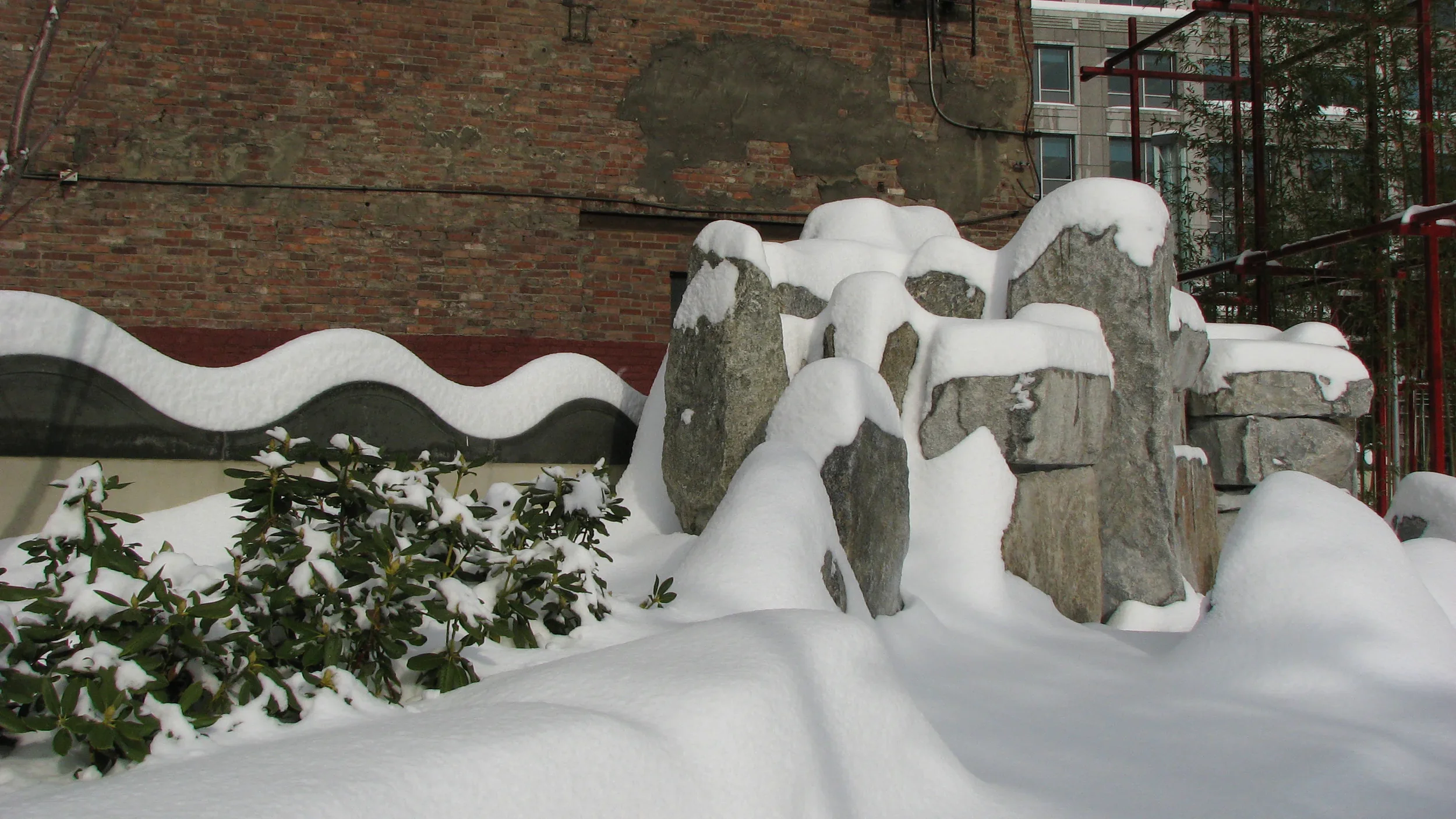 sea-wall-waterfall-water-feature-landscape-architecture-park-boston-bridle-16.webp