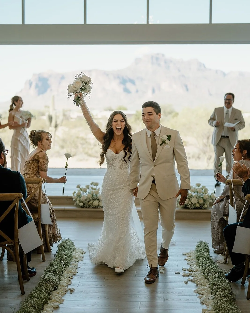 That JUST MARRIED feeling 

Hannah + Tim &hearts;︎ 

Bride | @_hannahpaigew 
Groom | @timwarnermusic 
Photo | @abbyhiggsphotography 
Video | @sufofilms 
DJ | @ray.the.dj 
Florals | @arizonafloralco 
Catering | @sharkos_catering_official 
Bartending |