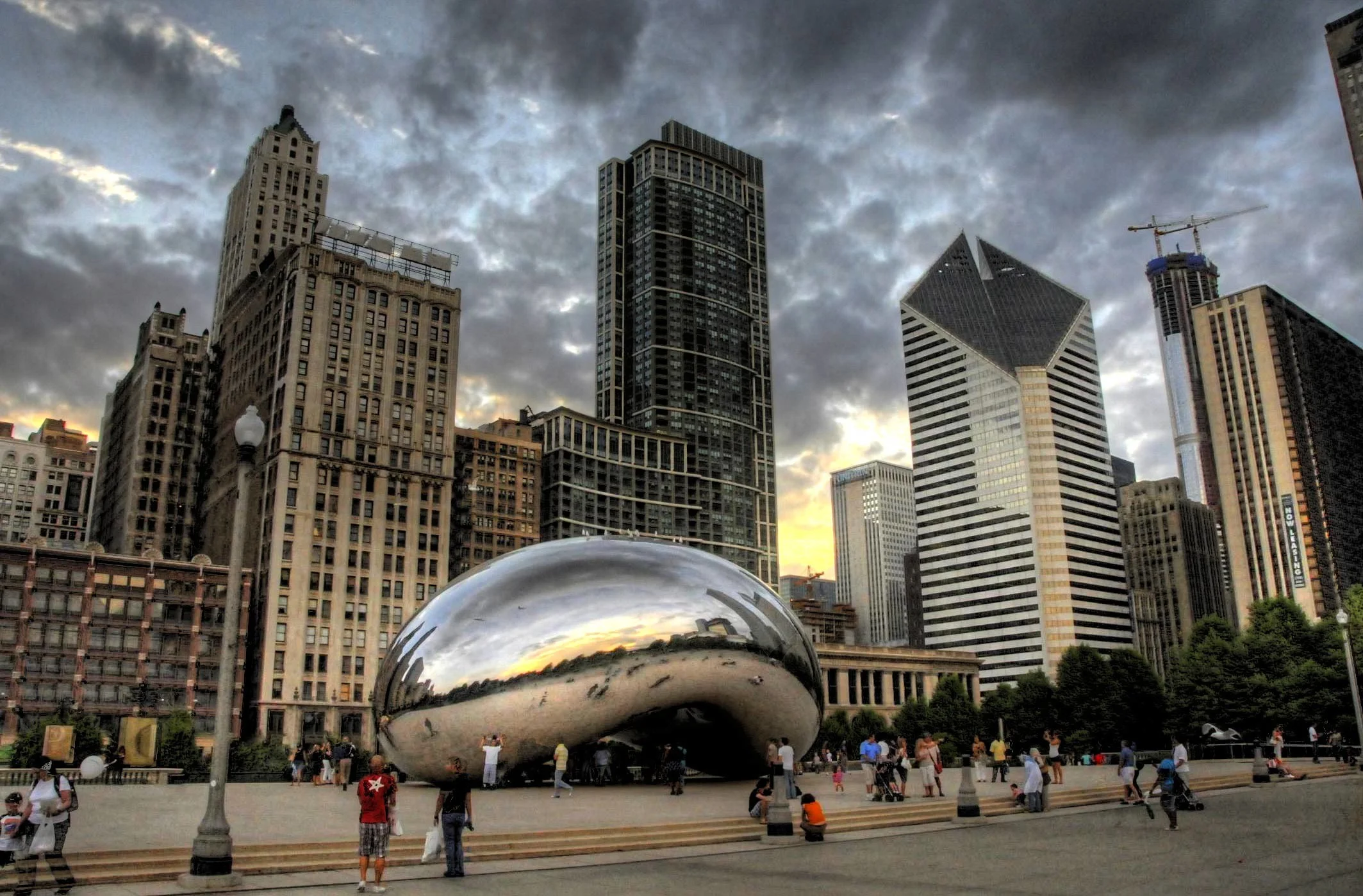 (Image: Anish Kapoor, Cloud Gate , 2006, Chicago)