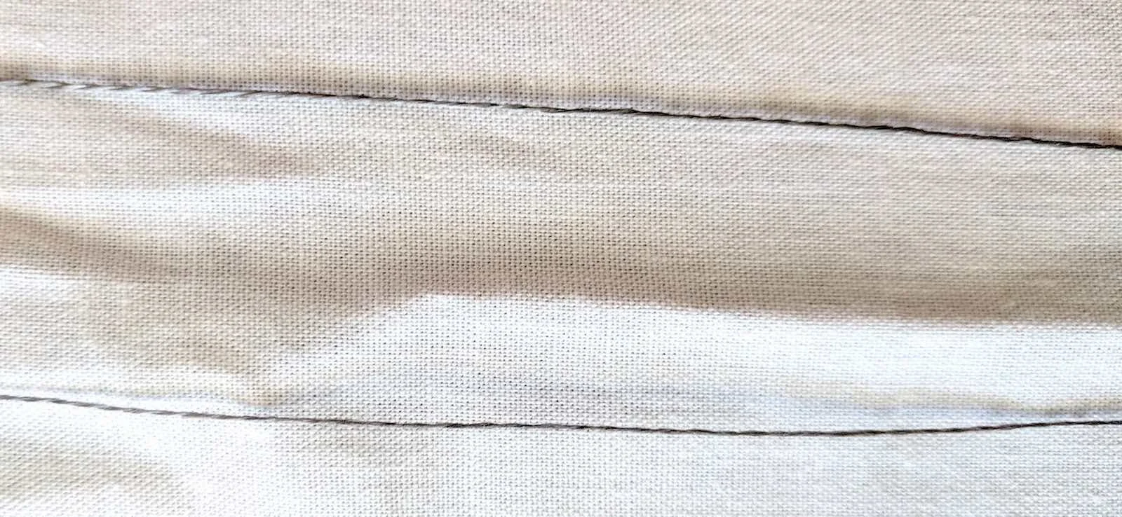 The 2 different conductive threads
