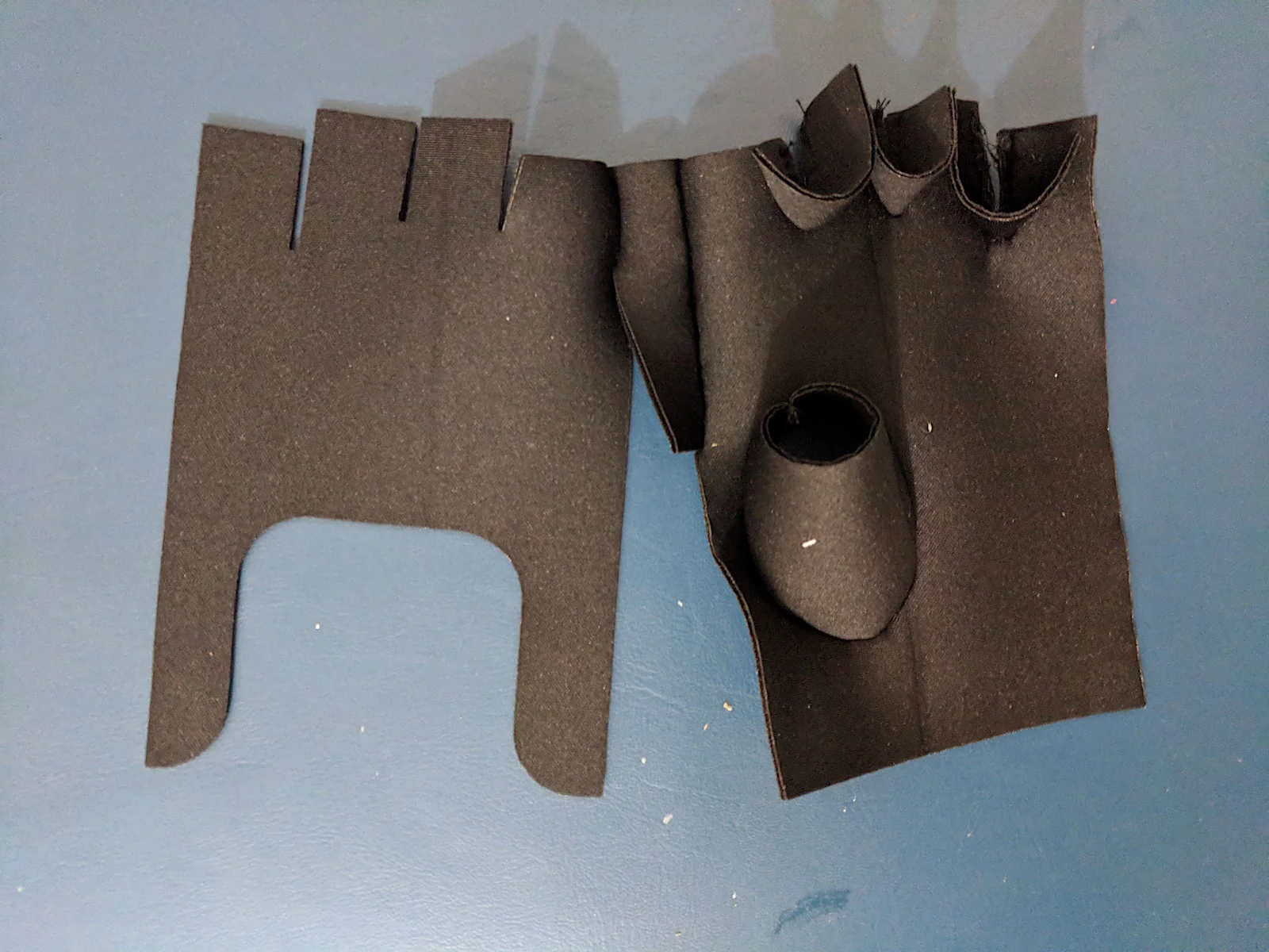 W12_glove 3.jpg
