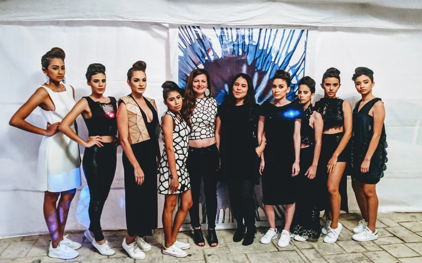 This photo was taken in occasion of the fashion show at Filey 2018, in Merida Yucatan. I am wearing the top that I decided not to use for the electronics :)