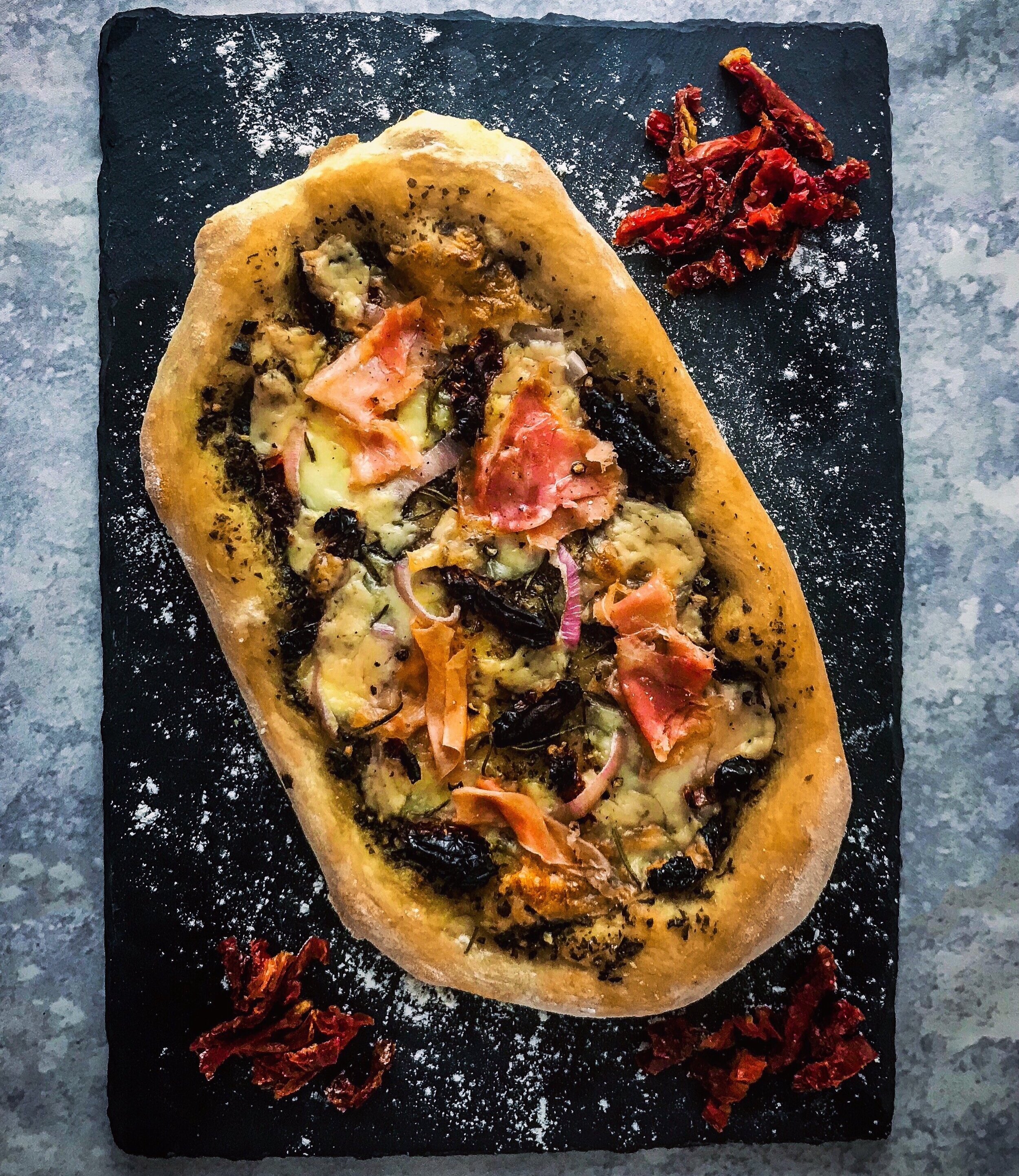 Prosciutto pizza