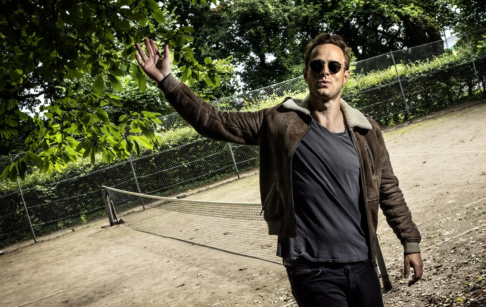 KJARTAN ARNGRIM. FORSANGER I FOLKEKLUBBEN