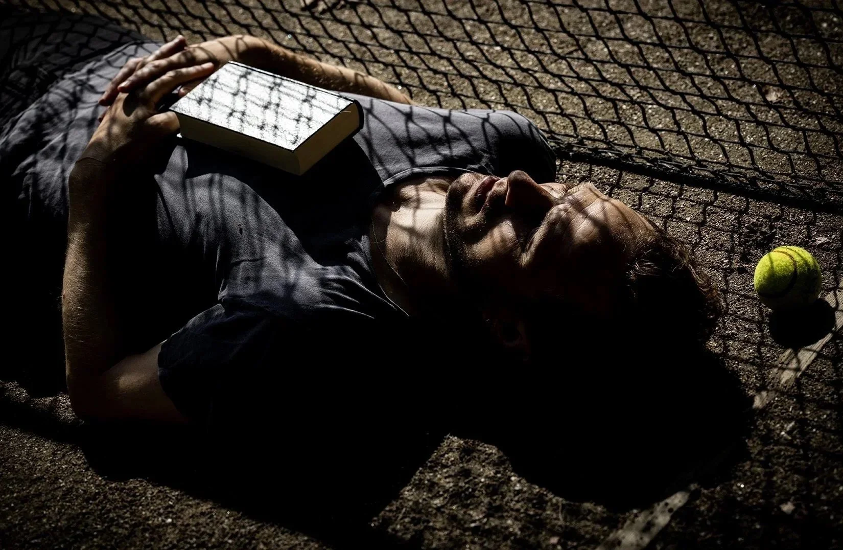 KJARTAN ARNGRIM. FORSANGER I FOLKEKLUBBEN