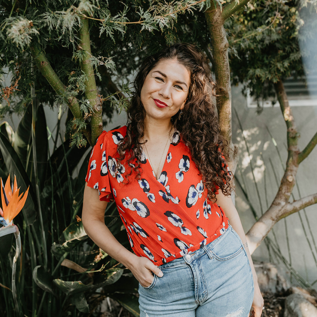 When You’re in the Messy Middle: How Jessica Golden Helps Women Move Through Change, Grief, and Becoming