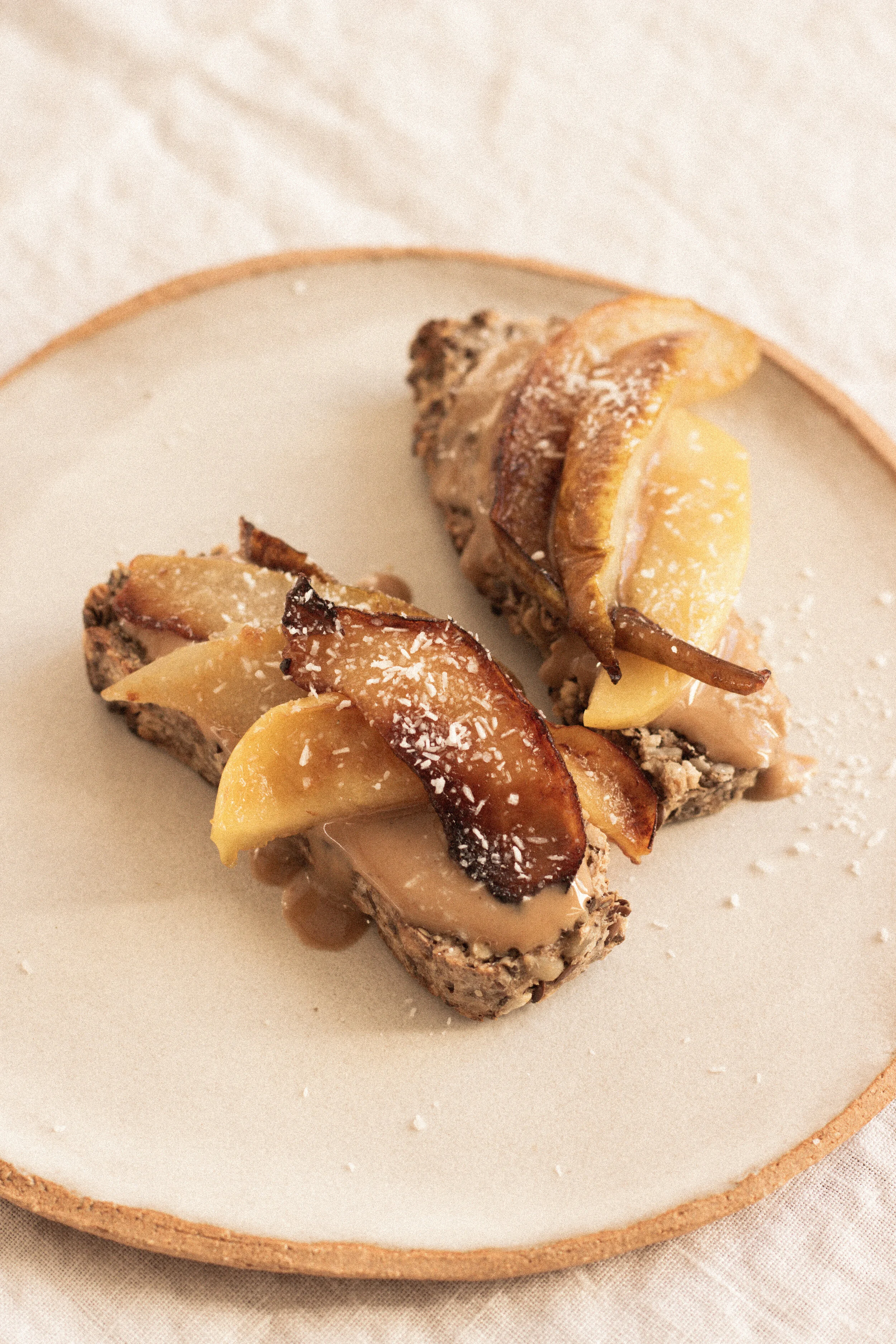 maison-louno-tartine-pomme-noisette2