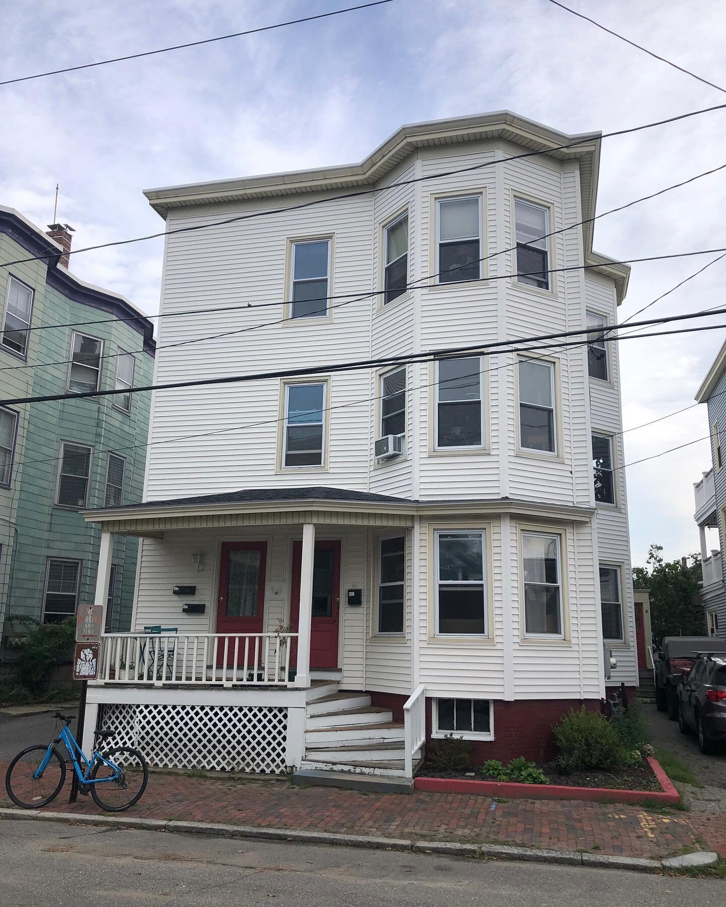 Congratulations to a great client on the purchase of this amazing Portland three-unit!

The fun doesn&rsquo;t stop there though! I will be continue to work with the owner as I&rsquo;ve become the property manager of 85 Vesper! 🎉

It&rsquo;s super re