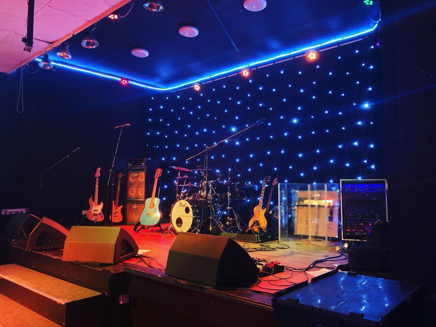 Forgot to post this from a few weeks ago - Jean Genie at The Coppenhall Club, Crew. Lovely stuff. #drumlife @pearl_drums @sabiancymbals_official @remopercussion skins @vicfirth @shure IEMs @hardcase_drum_cases @cymatic_audio_official #danguest #jeang