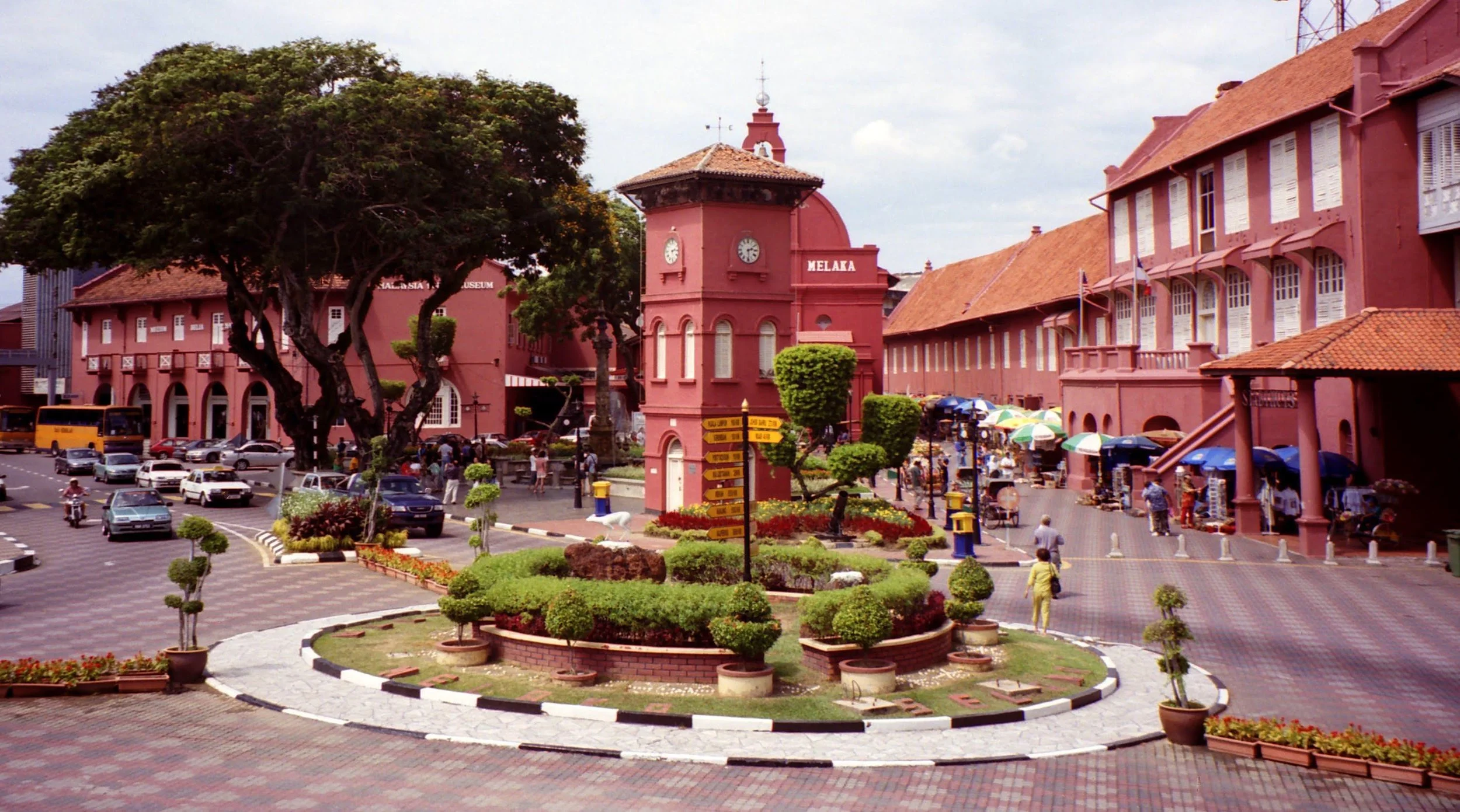 Melaka, with its rich history stretching back to its Portuguese period is perfectly poised to exploit a tourist boom as a result of the HSR, photo from wallsdesk