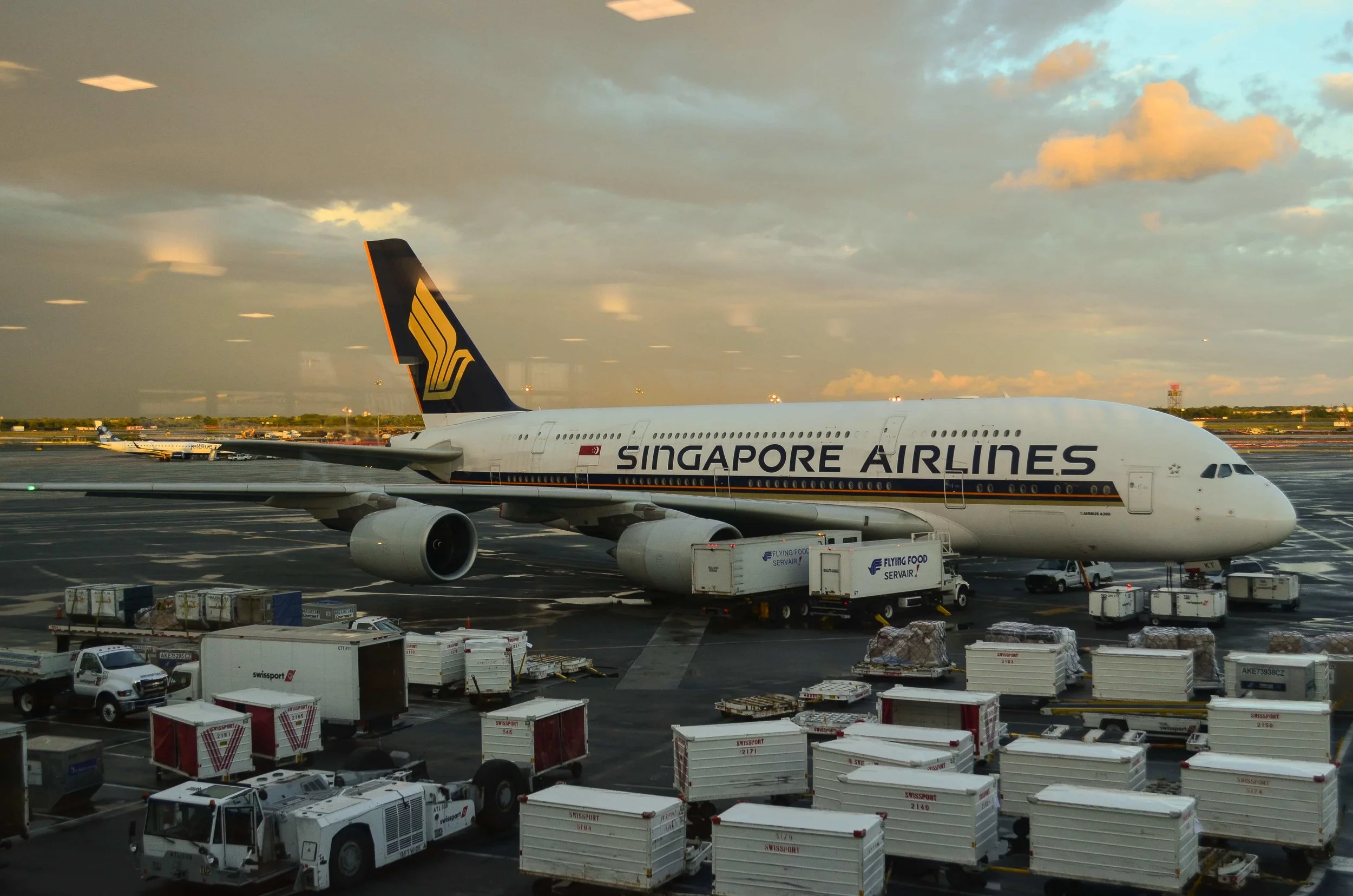 Singapore Airlines is one of the few carriers that operate A380s to New York's JFK, photo from Flickr user Amiga-Commodore
