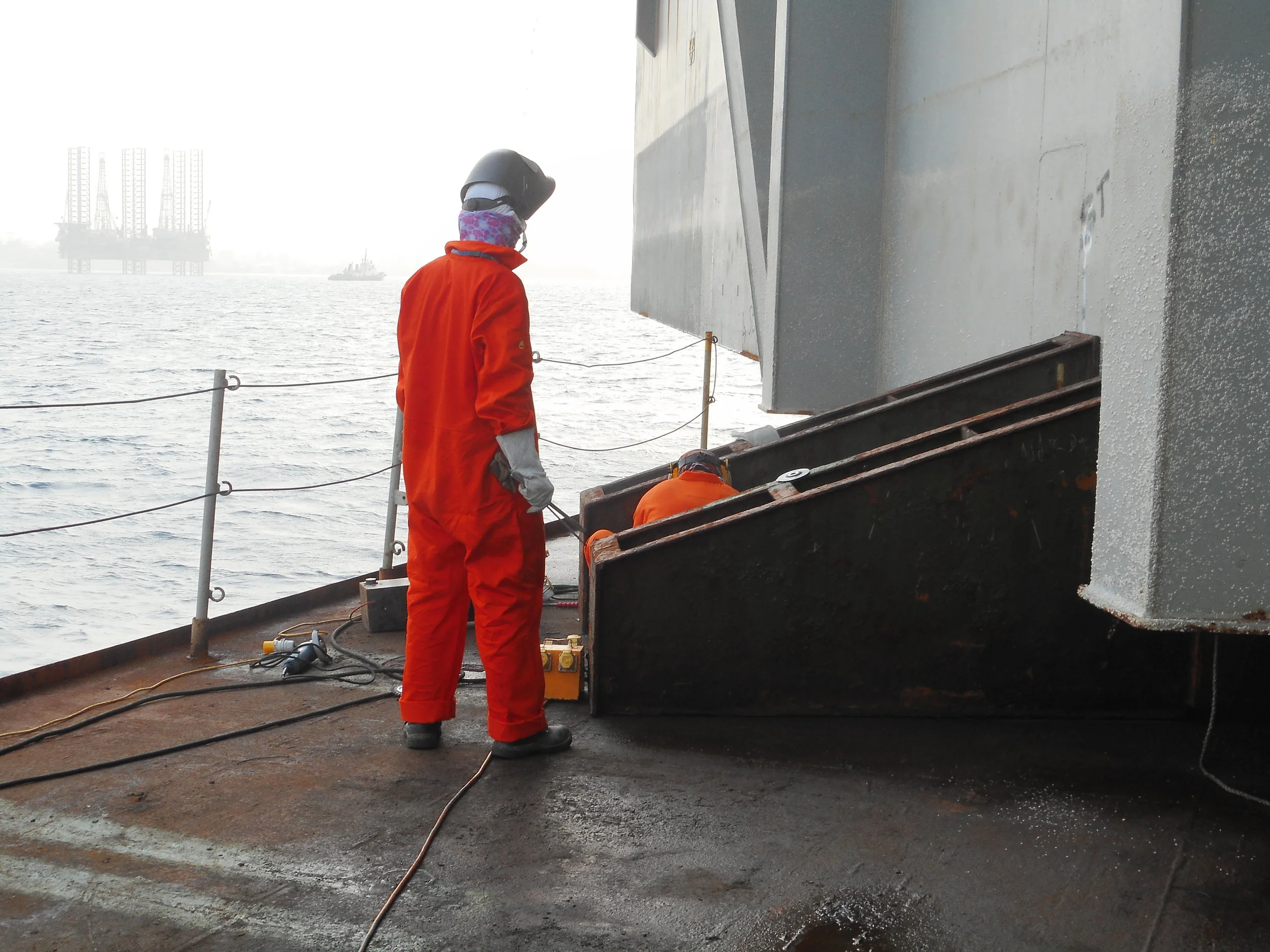 SEA FASTNERS 3.JPG