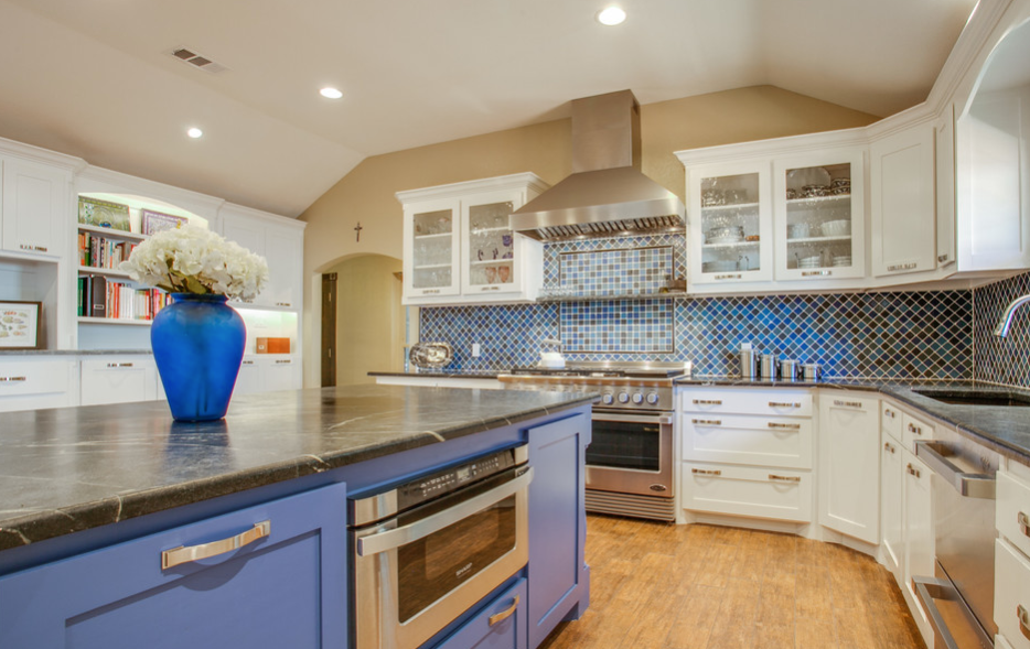 One World is available for all your remodeling and construction needs. Whether it is time for a kitchen remodeling project or extending a patio or adding a driveway, One World Construction services clients throughout the DFW Metroplex. Just give us a call to discuss your residential remodeling ideas.
