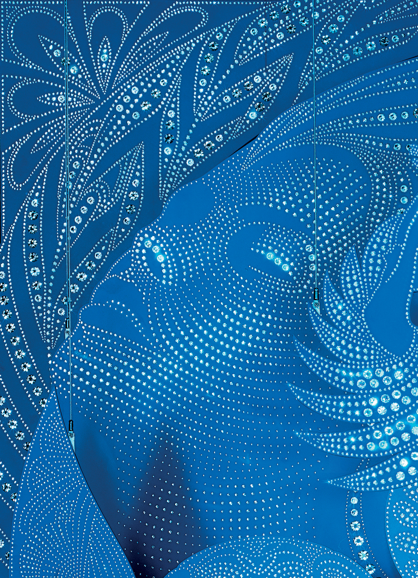 BOMBAY_SAPPHIRE_ZOOM.jpg