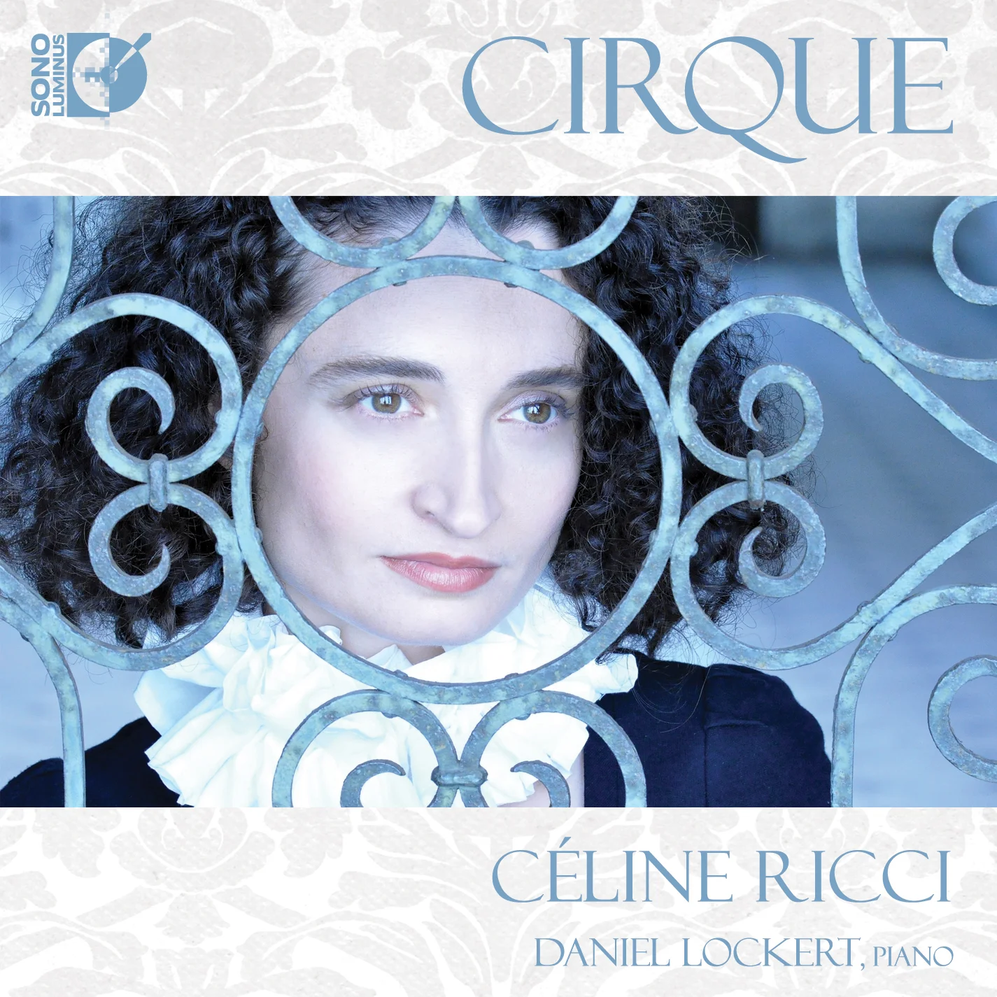 DSL-92125_Cirque_front_RGB.jpg