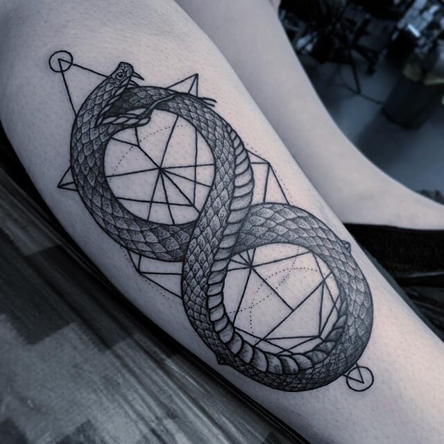 Oroborus Sigil blast over. I am SO behind on Instagram photos so don&rsquo;t worry if I&rsquo;ve tattooed you, you will see it up here at some point.... it just might take a few months! 
#tattoo #killerink #killerinksupplies #tattoos #dotwork #dots #
