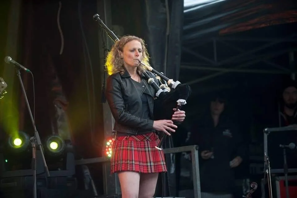 Lesley Thompson Smith Pipes Skyrie.jpg