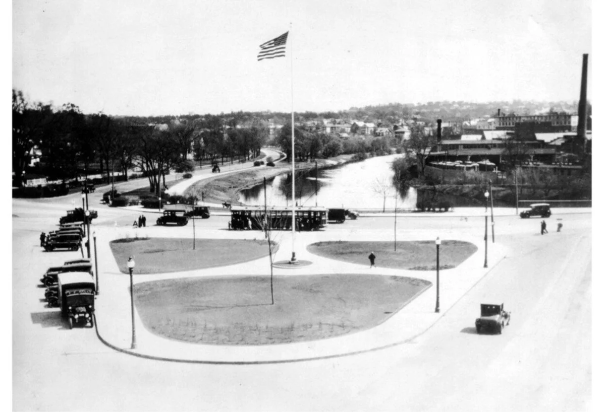 1927 - Watertown Square's Delta