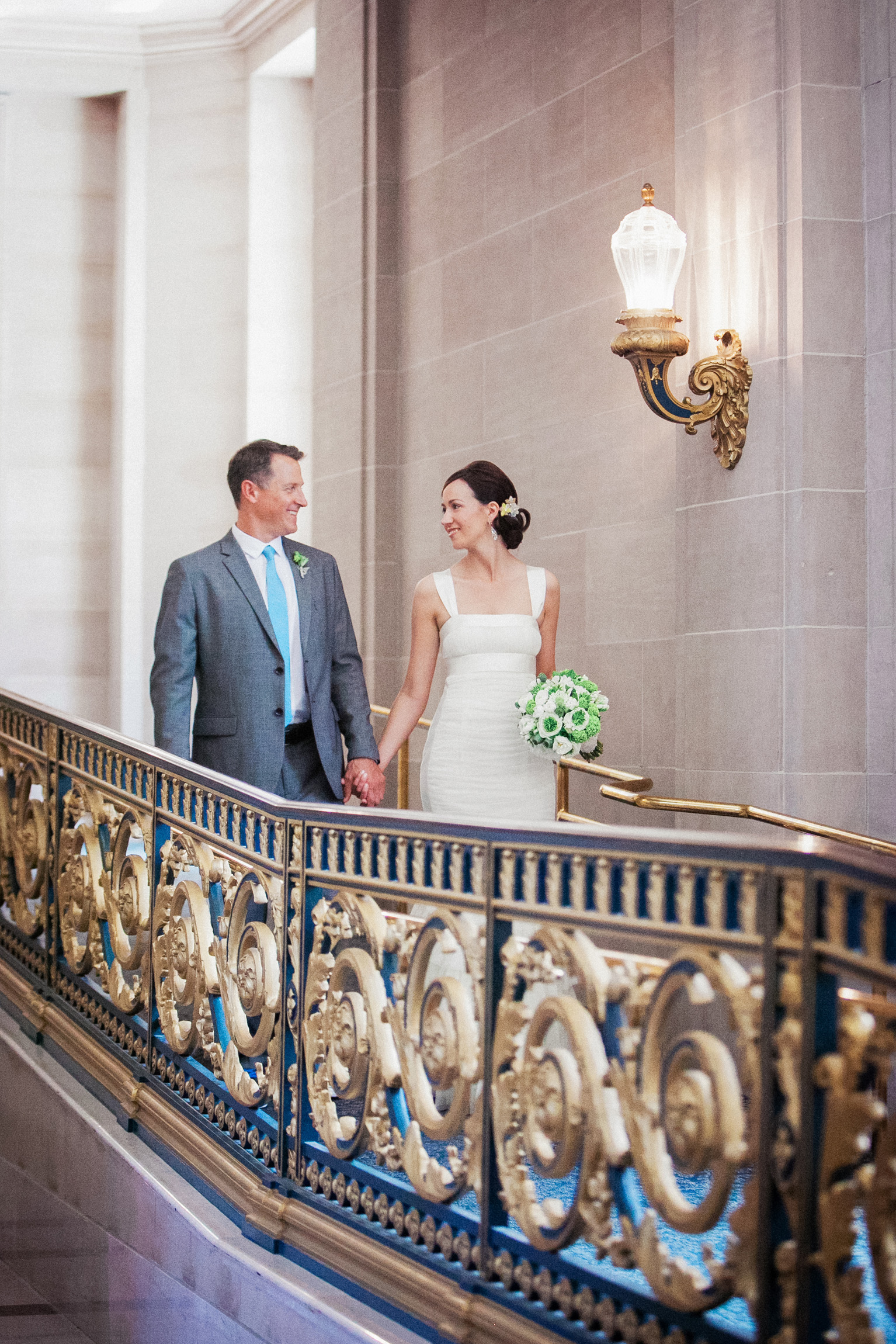 005_janaeshieldsphotography_sanfrancisco_cityhall_weddings.jpg