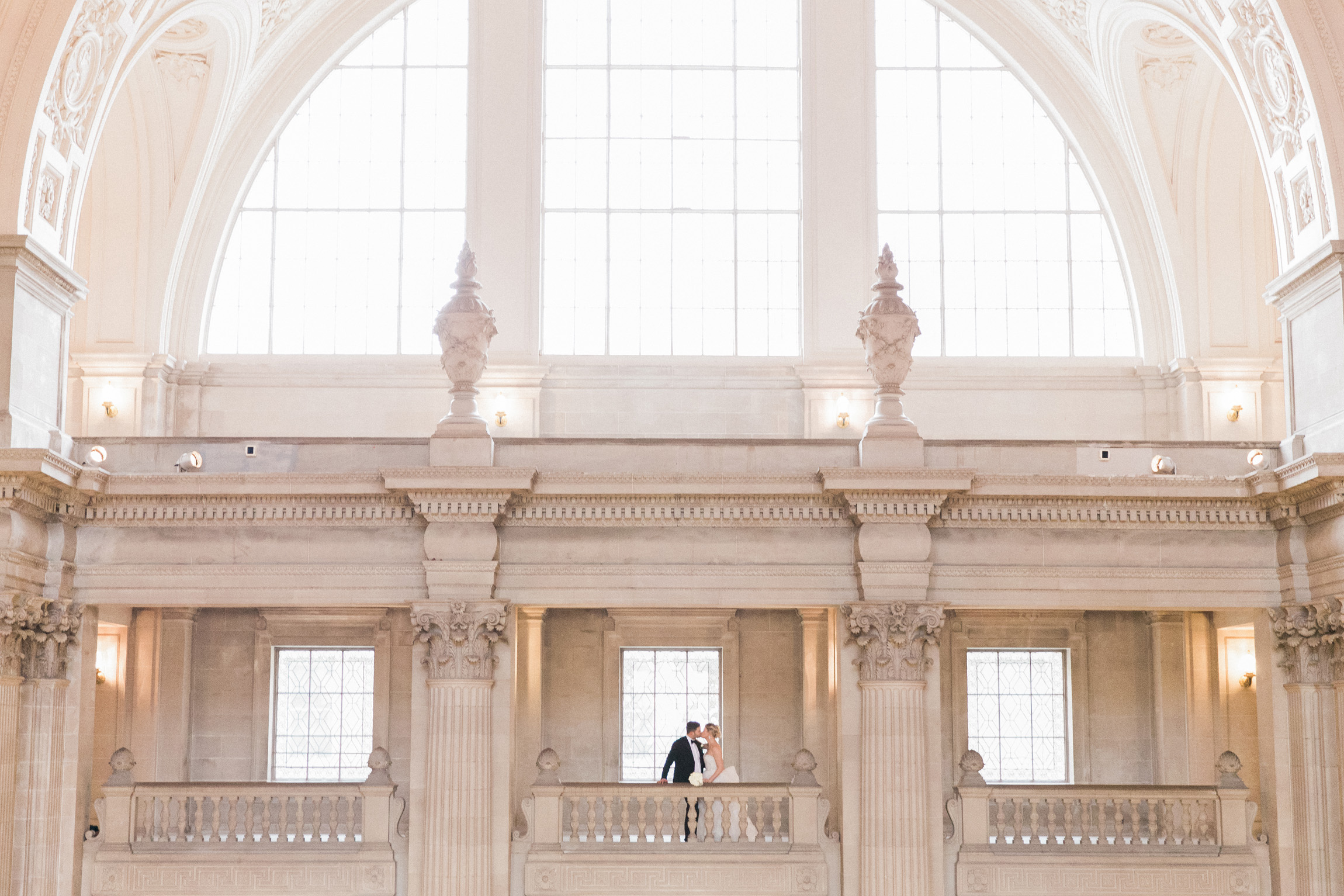 008_janaeshieldsphotography_sanfrancisco_cityhall_weddings.jpg