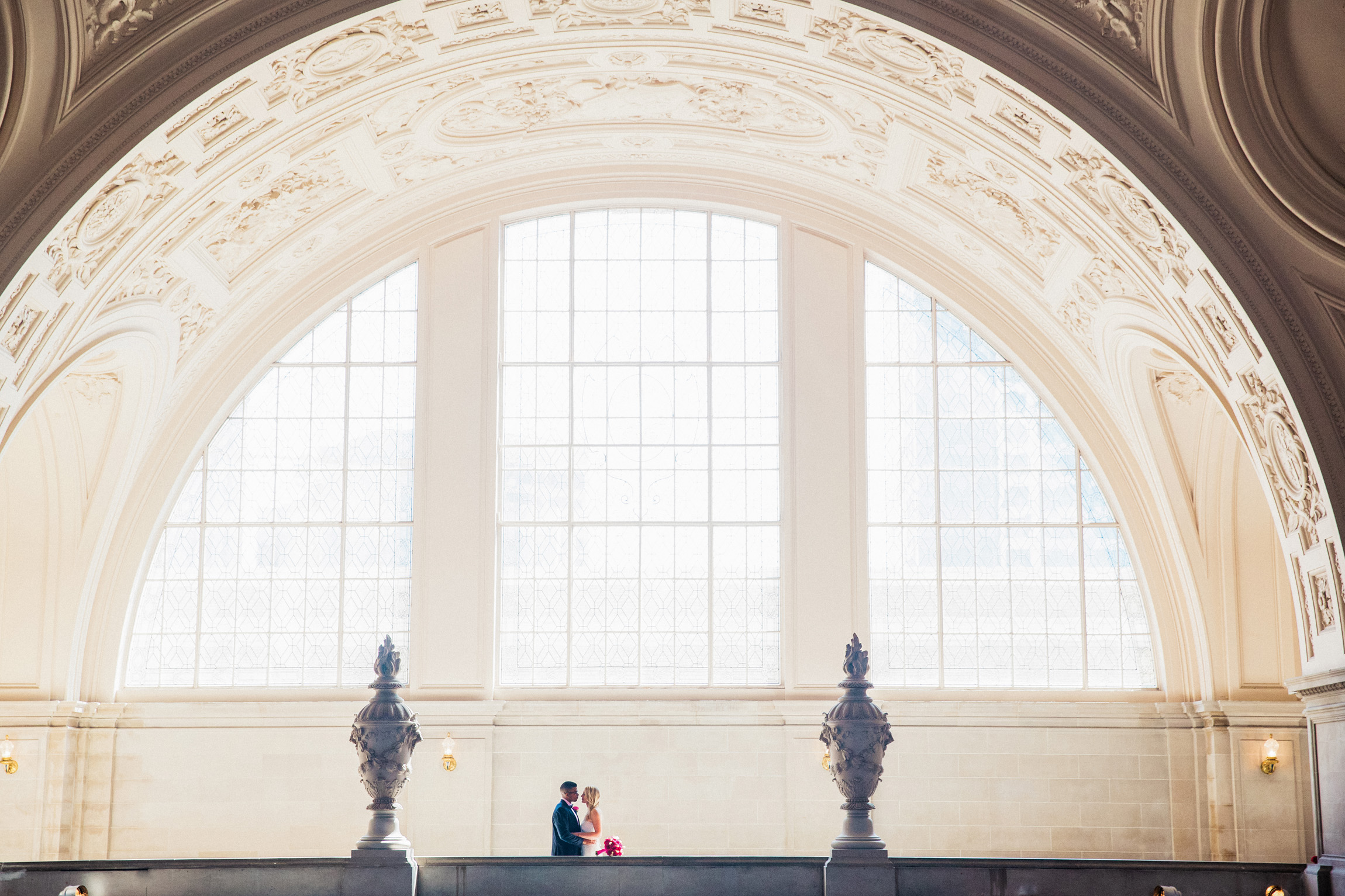 019_janaeshieldsphotography_sanfrancisco_cityhall_weddings.jpg