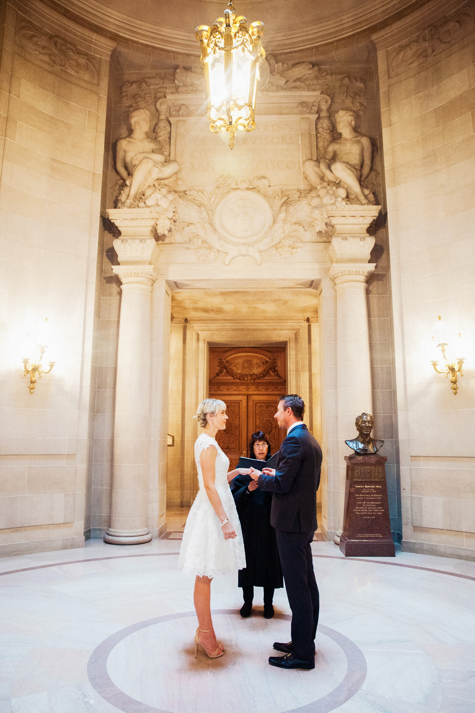 035_janaeshieldsphotography_sanfrancisco_cityhall_weddings.jpg