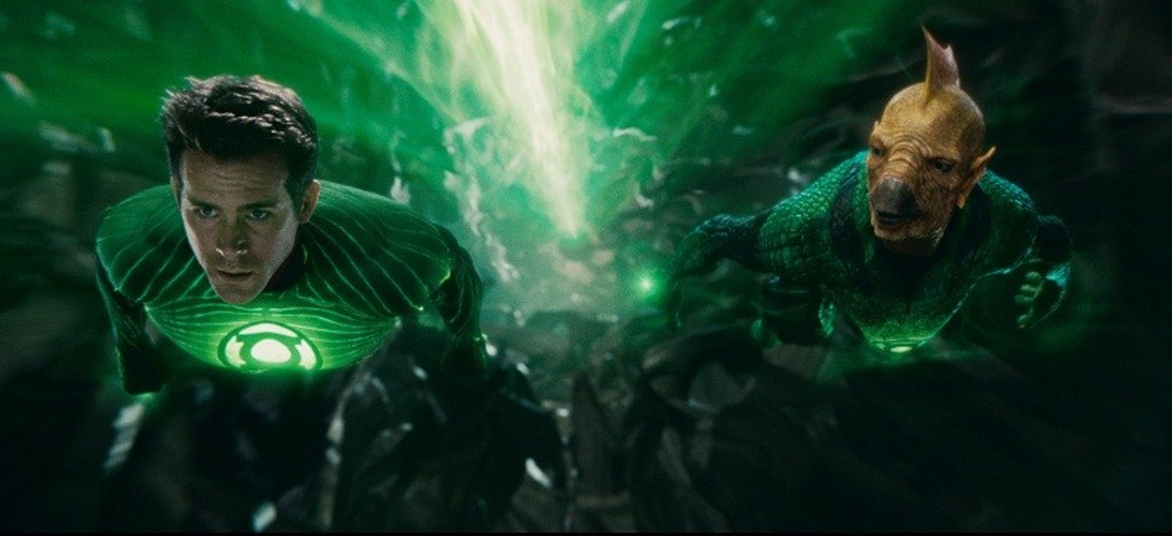 Оно зеленое. Зеленый фонарь (2011) Green Lantern. Блейк Лайвли зеленый фонарь.