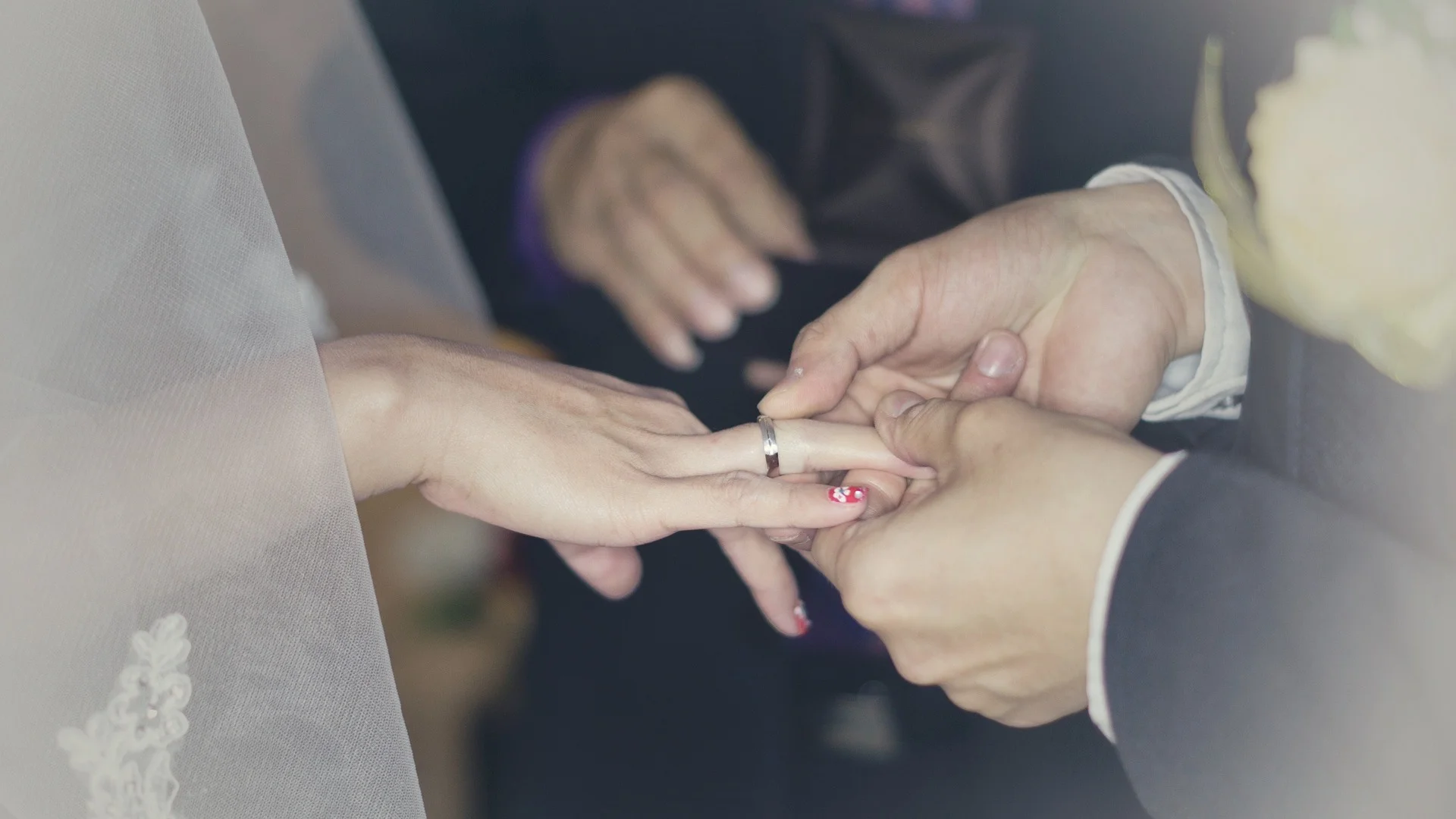 wedding-2788214_1920.jpg