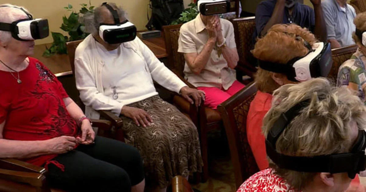Seniors socializing with virtual reality.jpg