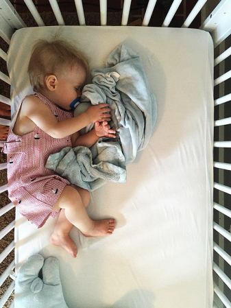 transitional-attachment-objects-children-how-to-blankie.jpg