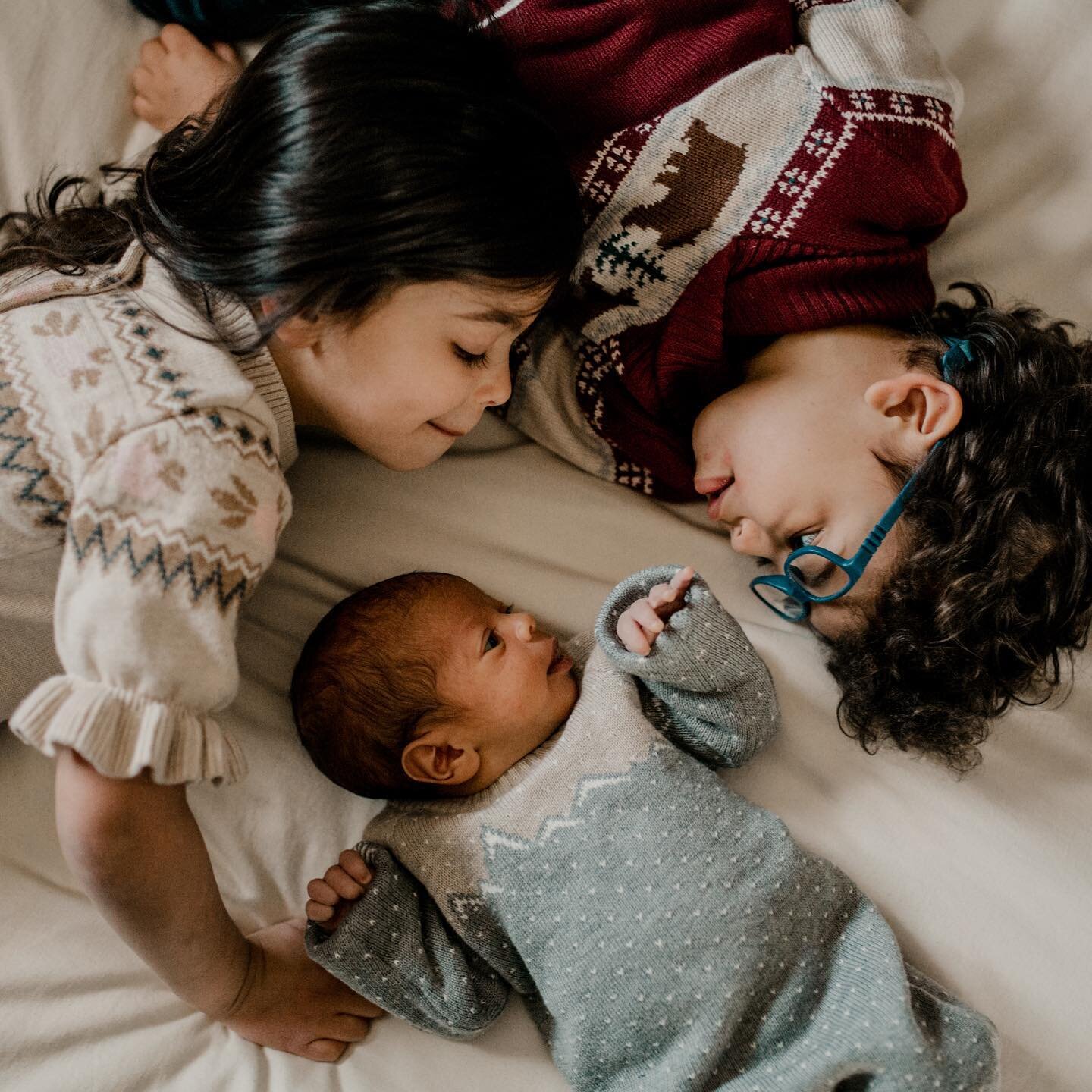 the sweetest new family of five! ❤️ 

I&rsquo;ve had the honor to shoot some beautiful family moments lately. Love you @geaniedee