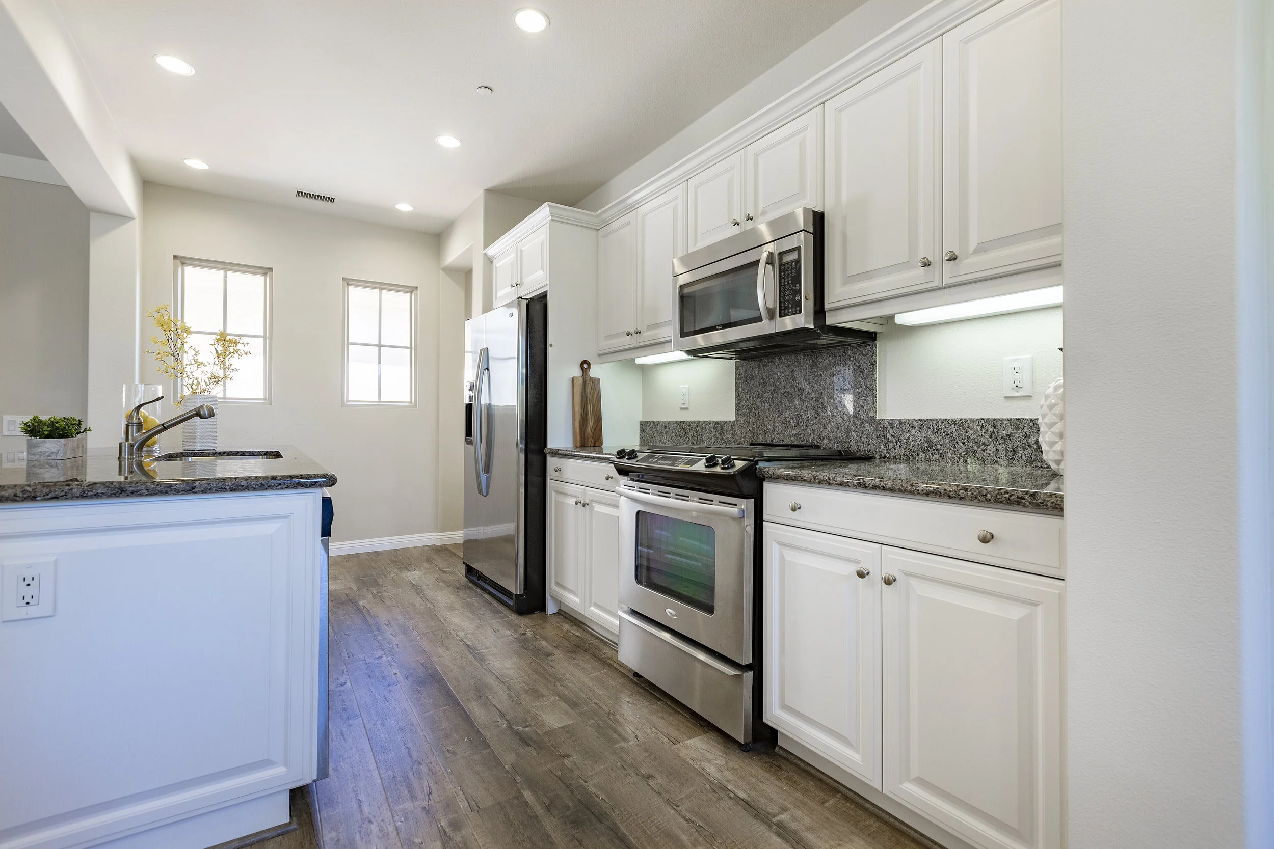 5T3A0079-HDR_Kitchen.jpg