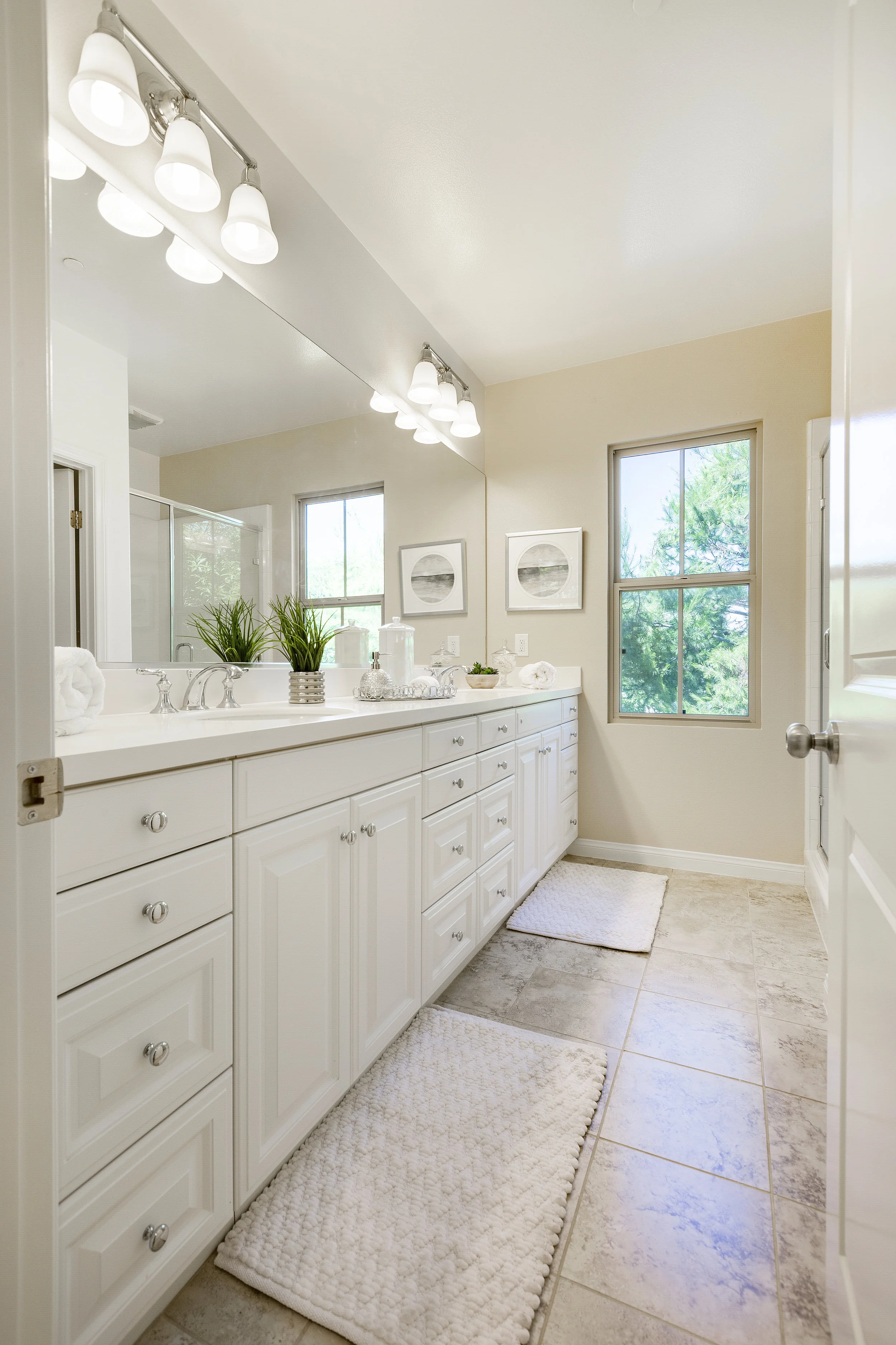 5T3A0103-HDR_Bathroom2.jpg