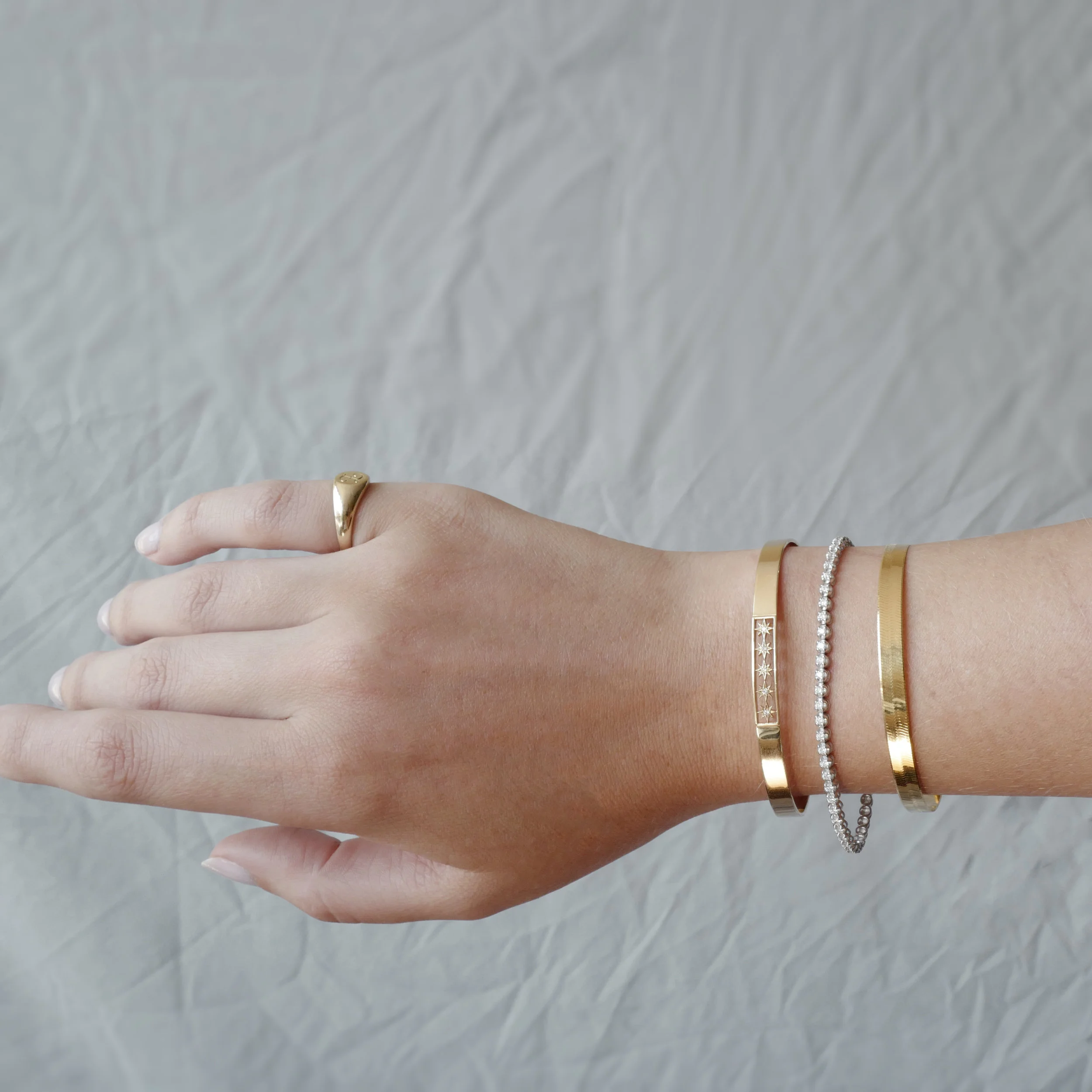 BUTTERCUP DIAMOND TENNIS BRACELET