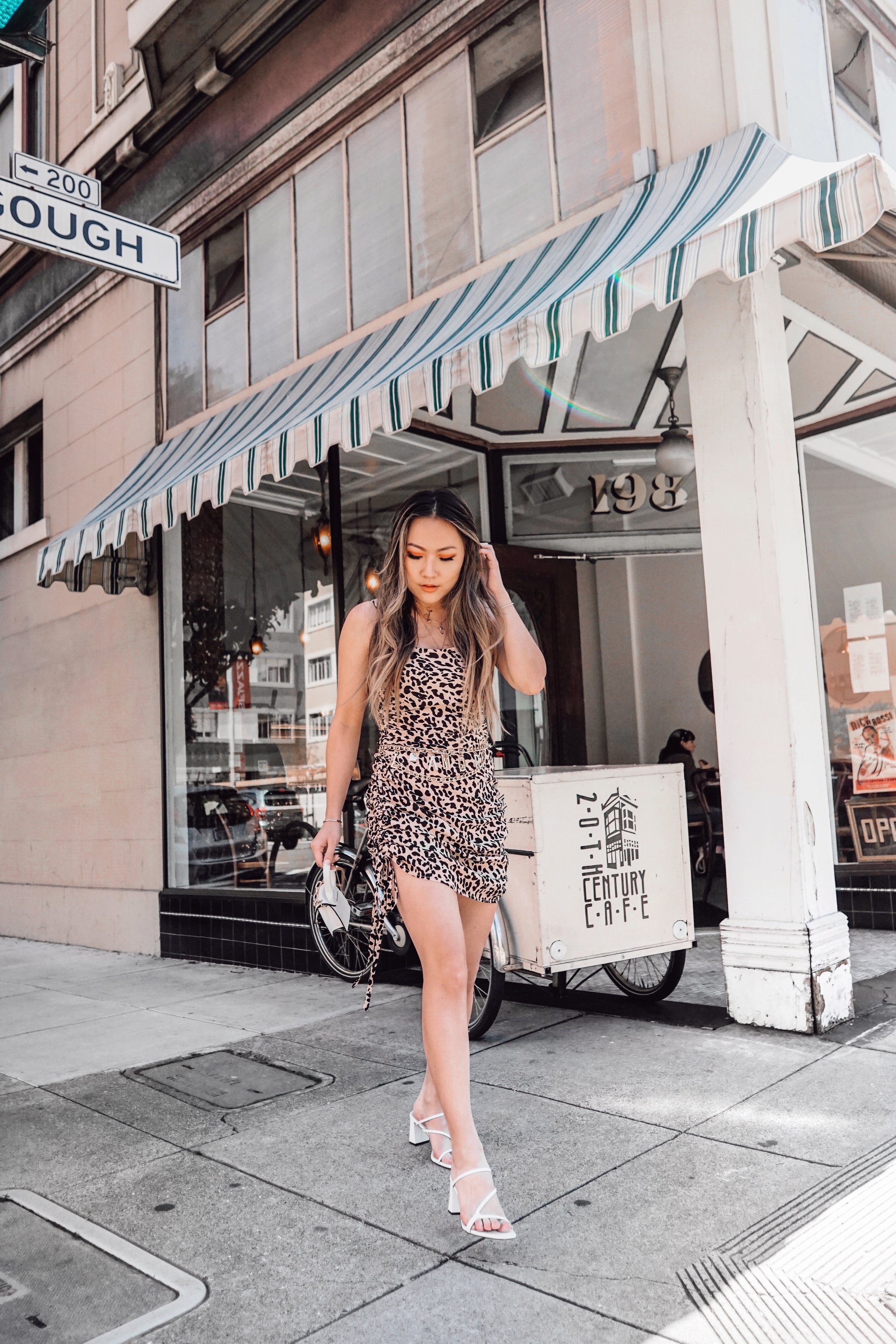Dress: @shopsugarlips (Use FOX15 for a discount!) Shoes: Zara Bag: Pretty Little Thing Belt: Asos